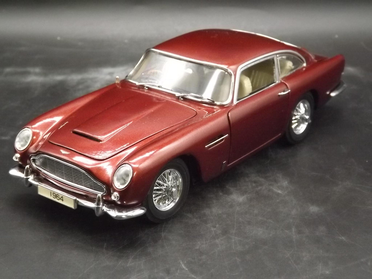 Vintage Danbury Mint 1964 Aston Martin DB5 Diecast Model Car with Box