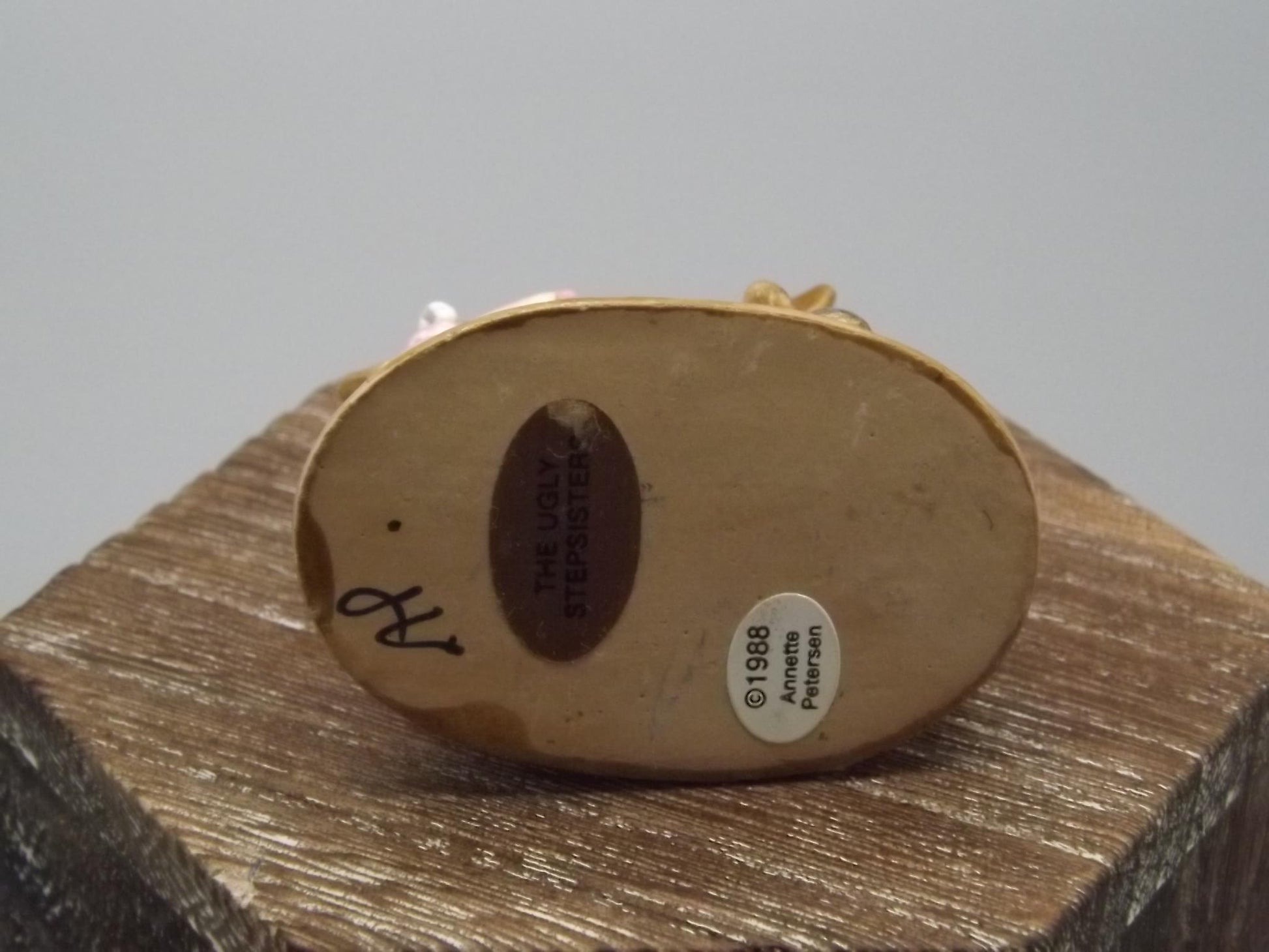 Vintage Wee Forest Folk Mice: Cinderella's Stepsisters Figurine