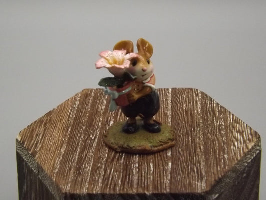 Vintage Wee Forest Folk Mouse Figurine: "Love in Bloom" 2003