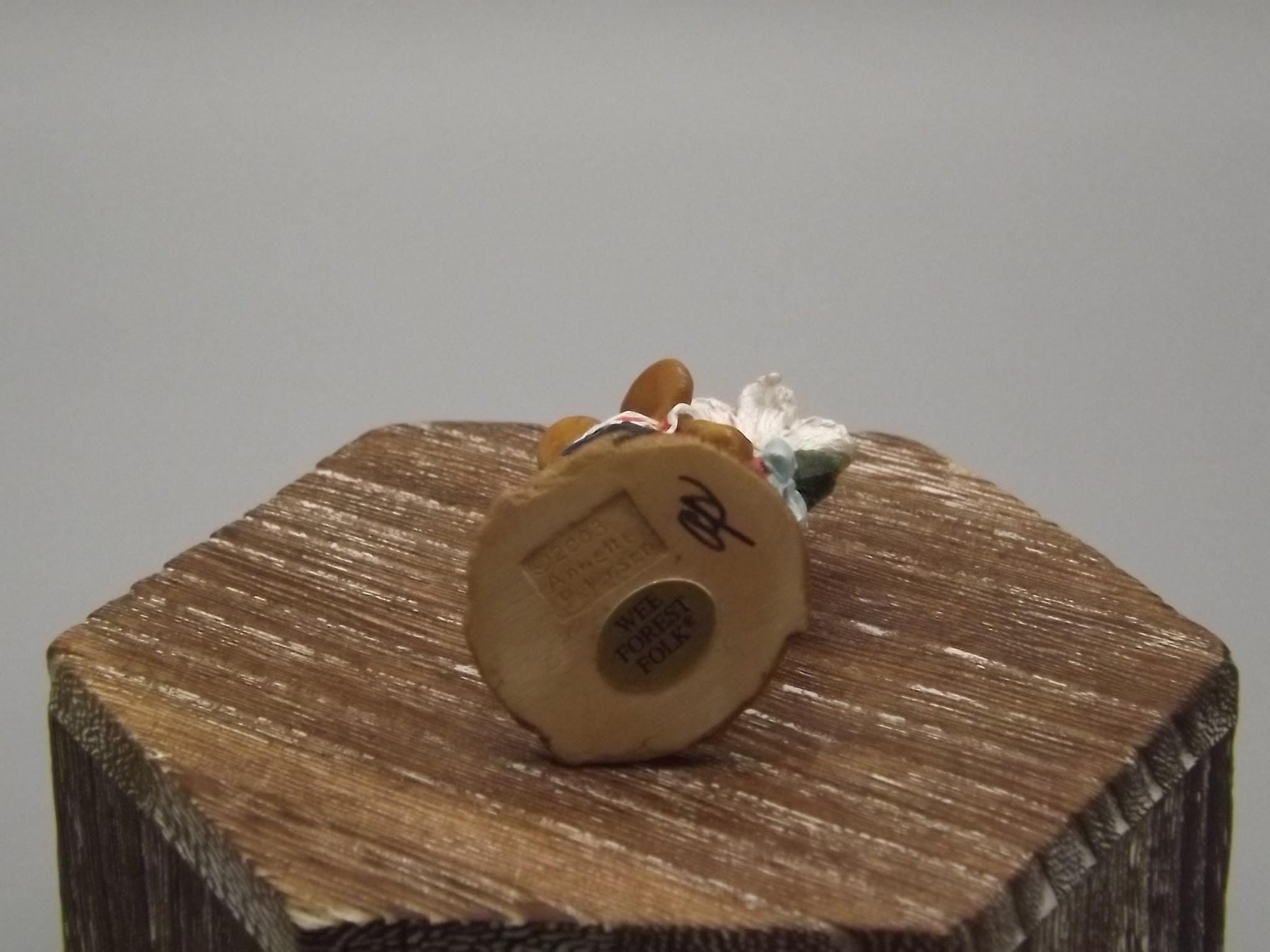 Vintage Wee Forest Folk Mouse Figurine: "Love in Bloom" 2003