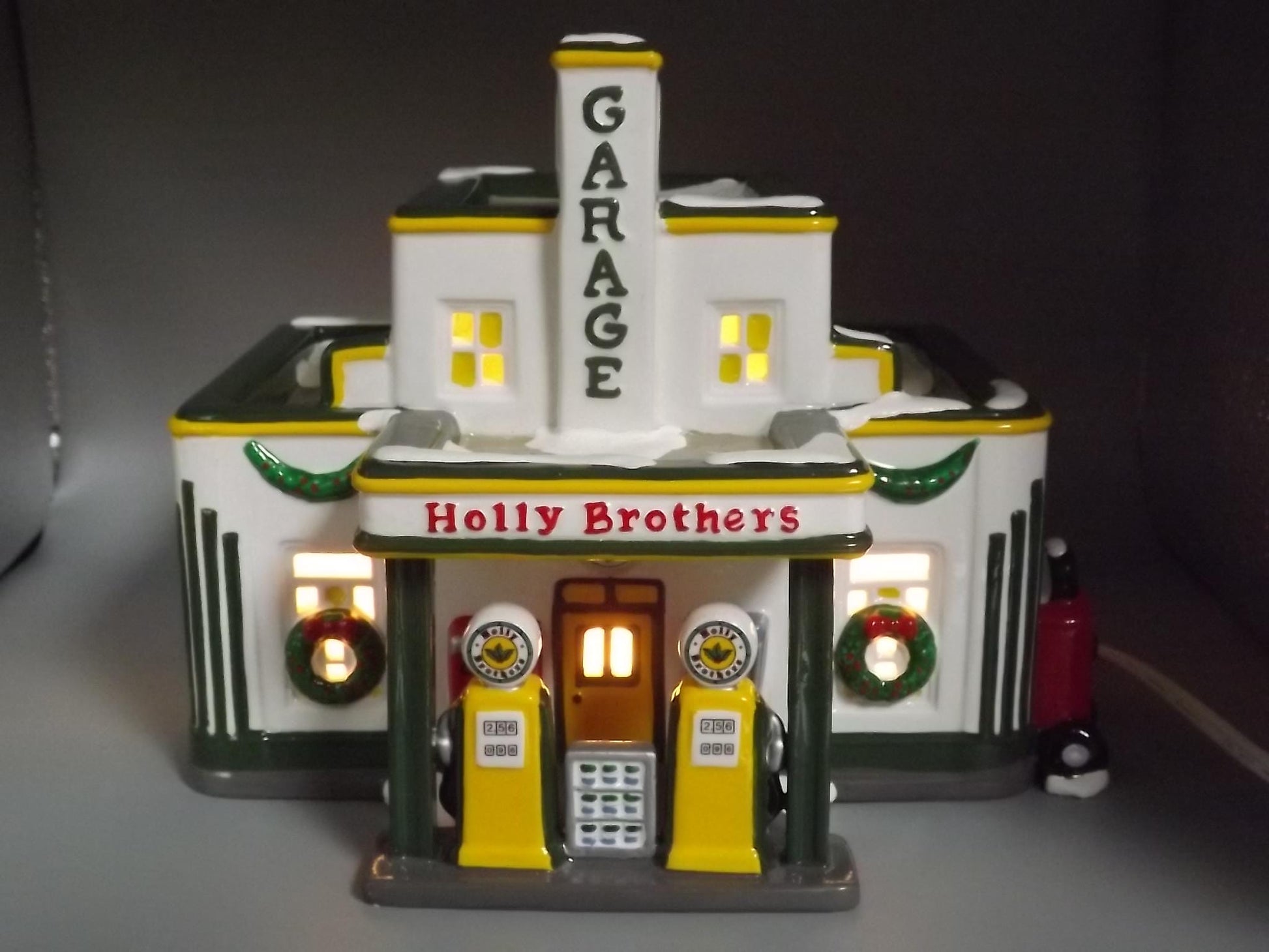Vintage 1995 Snow Village "Holly Brothers" Garage with Tow Truck