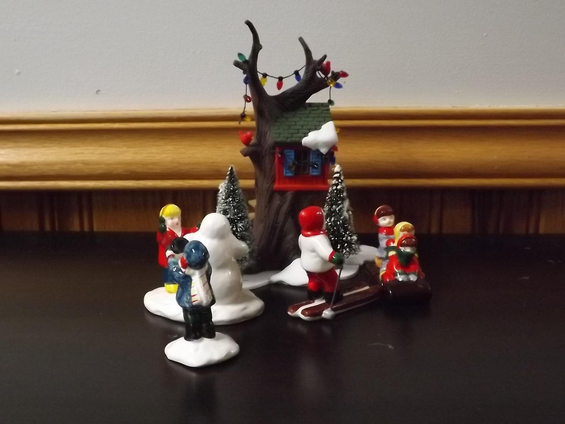 Vintage Snow Village "Kids Tree House and Snow Kids" figurines seasonal display children playing in the snow. With box