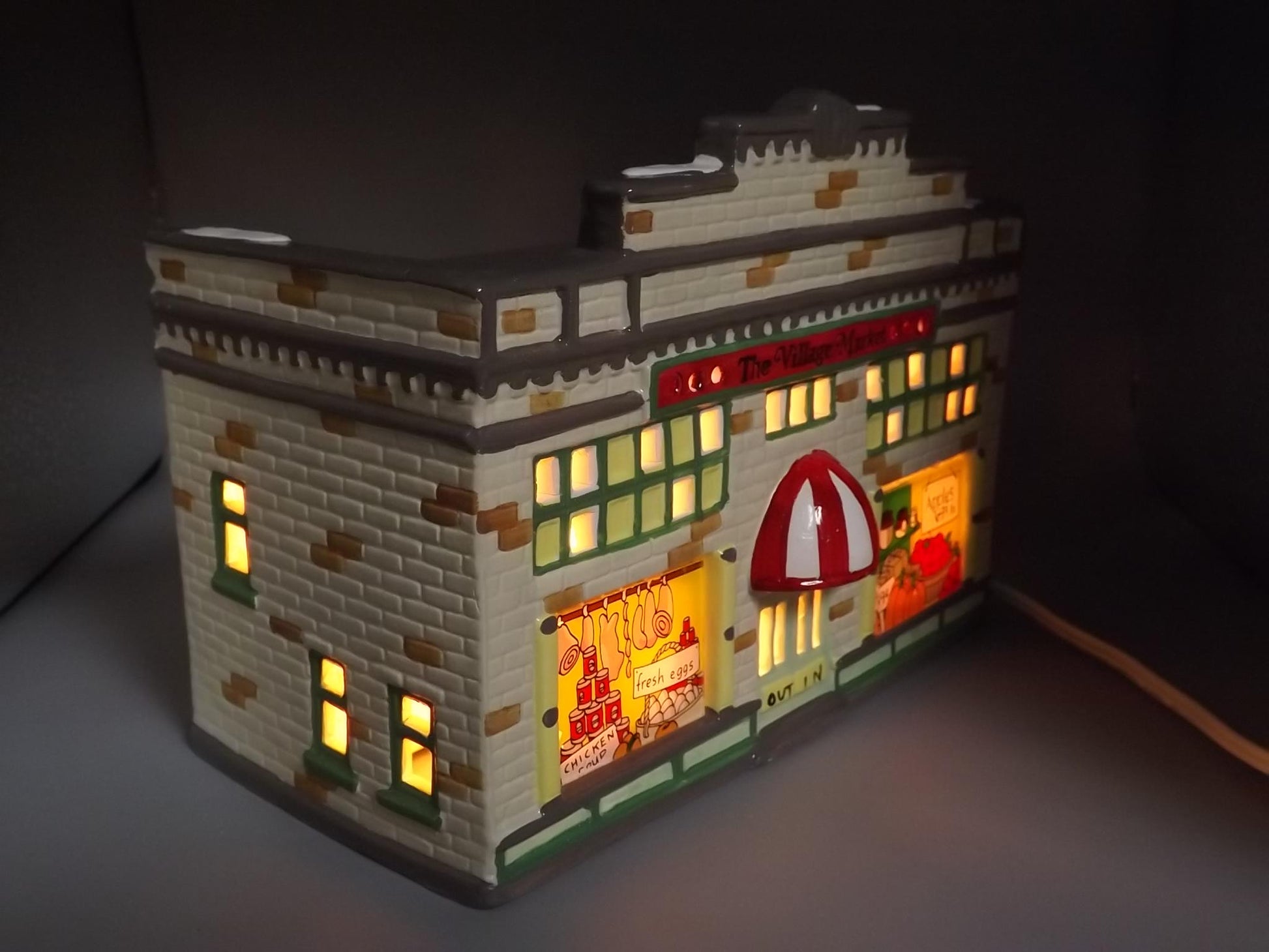 Vintage 1988 Snow Village "Village Market" Illuminated Store with Box & COA