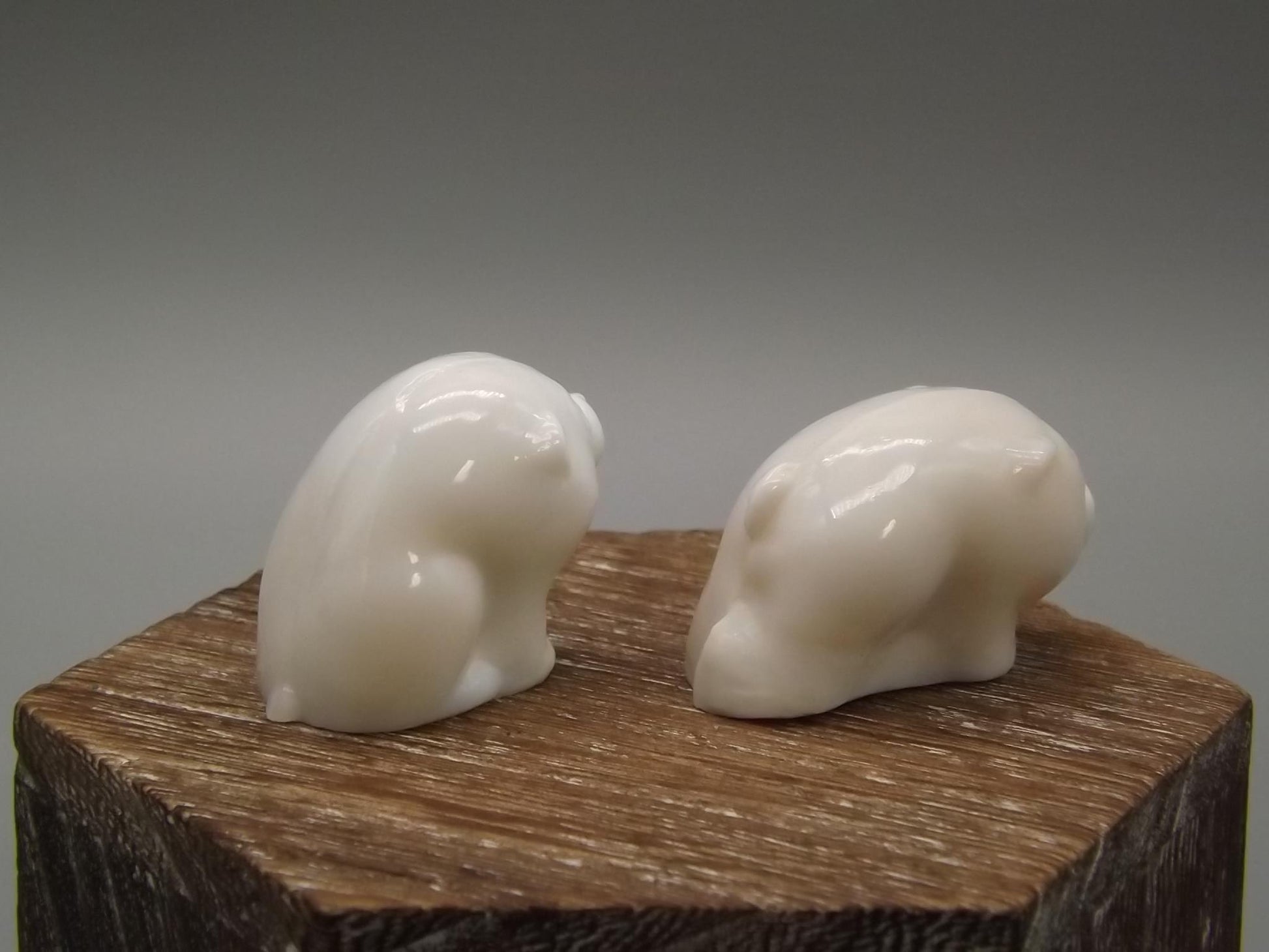 Heisey by Imperial white milk glass standing and sitting piglets set.