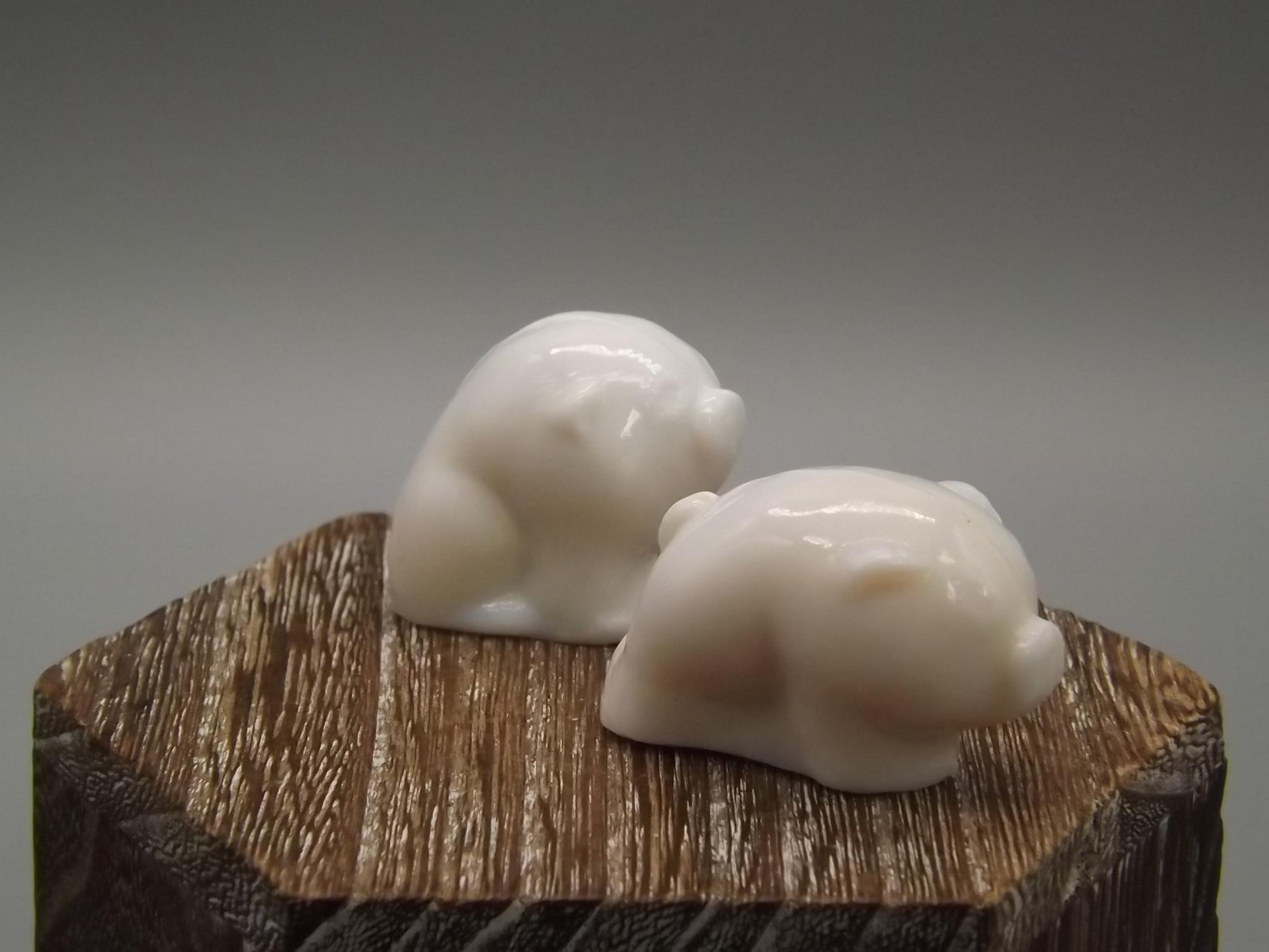 Heisey by Imperial white milk glass standing and sitting piglets set.