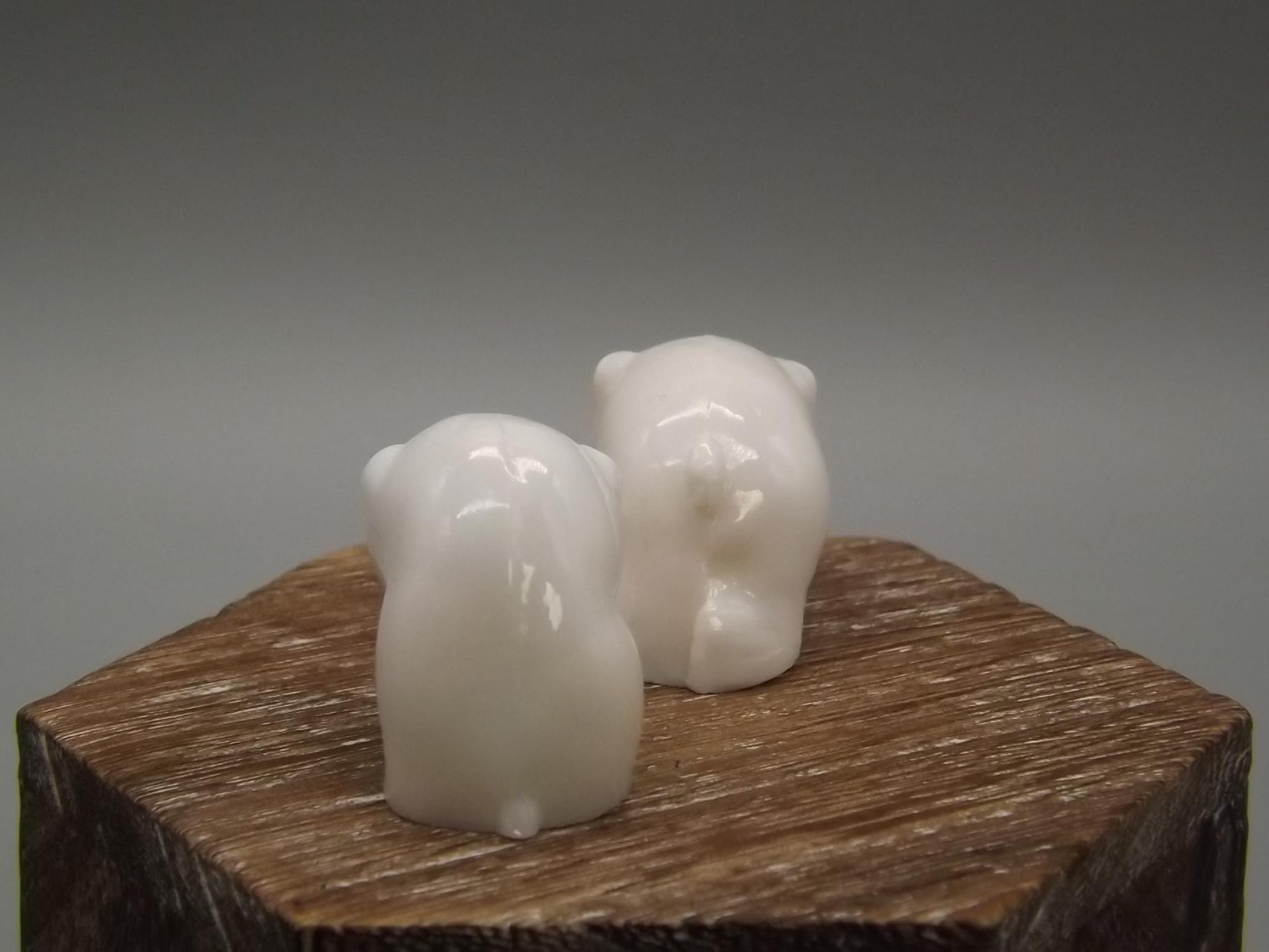 Heisey by Imperial white milk glass standing and sitting piglets set.