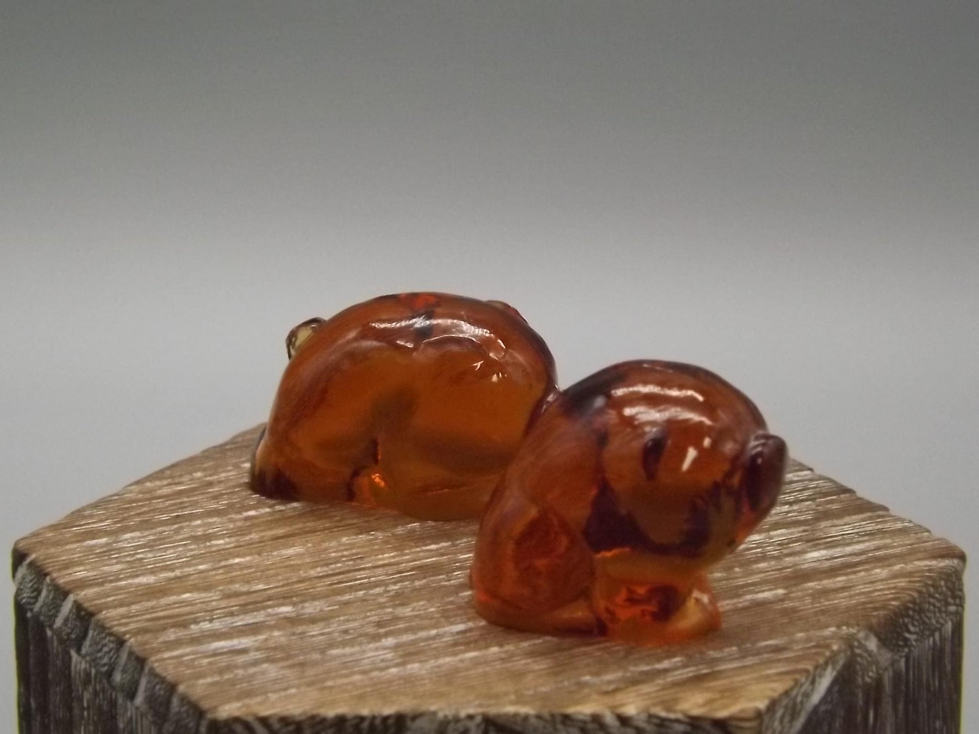 Heisey by Imperial Amber glass standing and sitting piglets set.