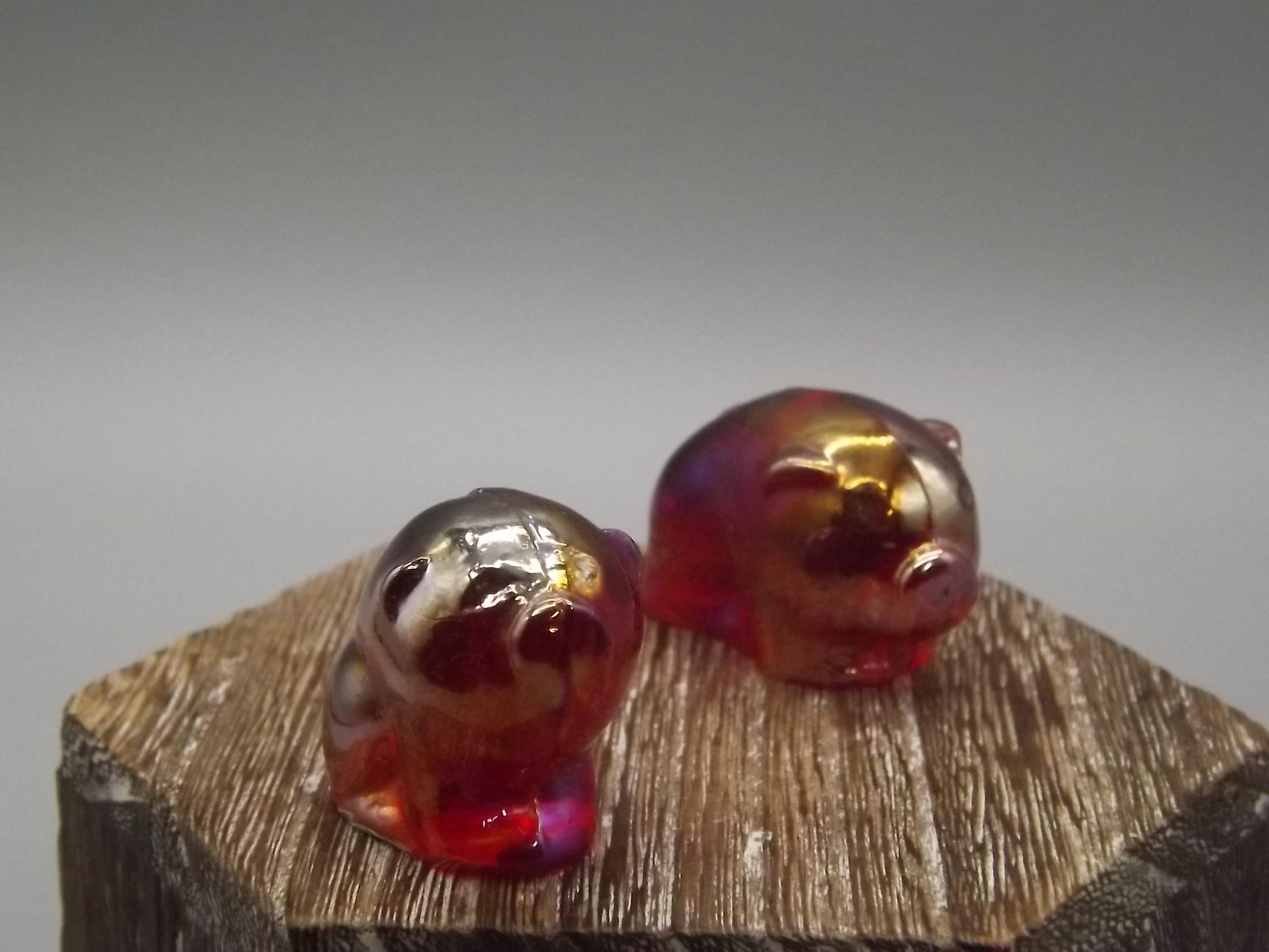 Heisey by Imperial Iridescent glass standing and sitting piglets set.