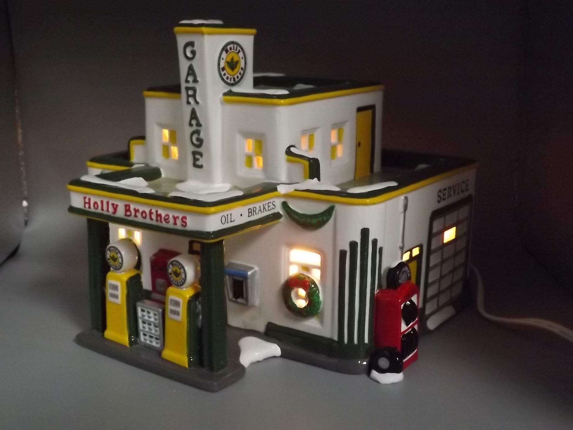 Vintage 1995 Snow Village "Holly Brothers" Garage with Tow Truck