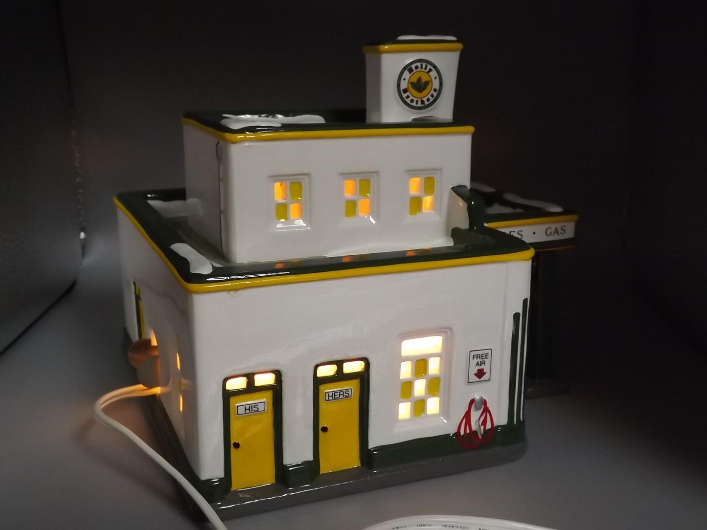 Vintage 1995 Snow Village "Holly Brothers" Garage with Tow Truck