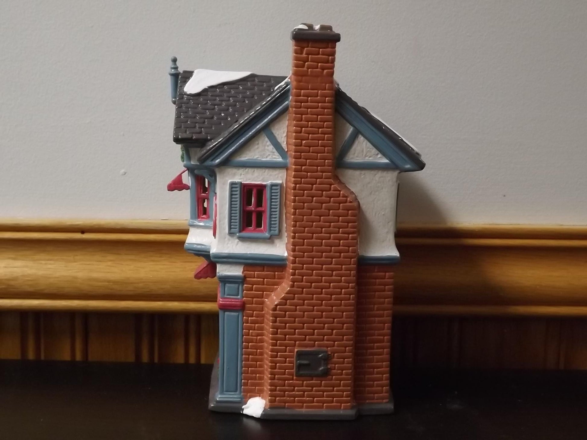 Vintage 1994 Snow Village "Marvel's Beauty Salon" Illuminated Figurine (With Box & COA)