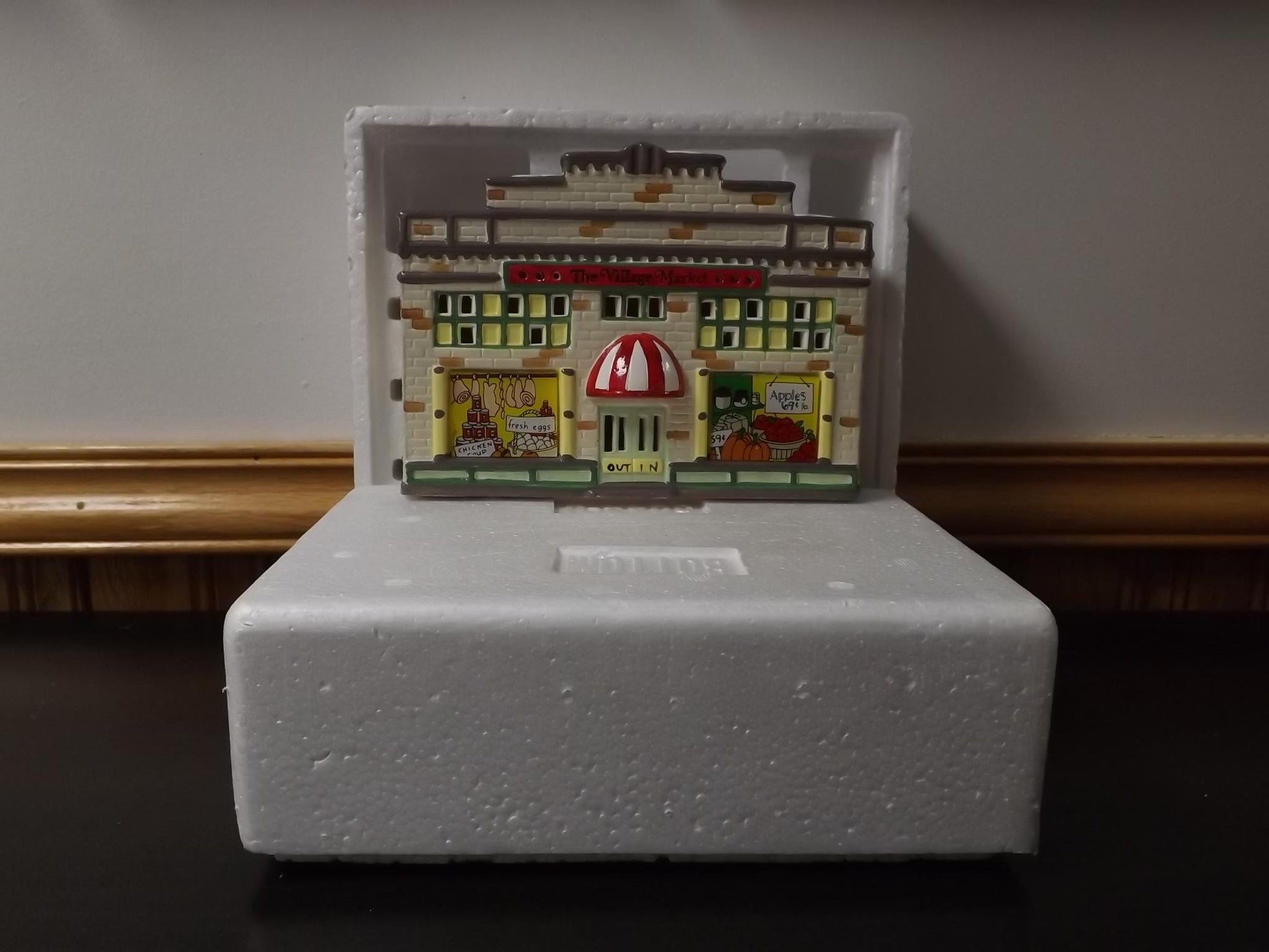 Vintage 1988 Snow Village "Village Market" Illuminated Store with Box & COA
