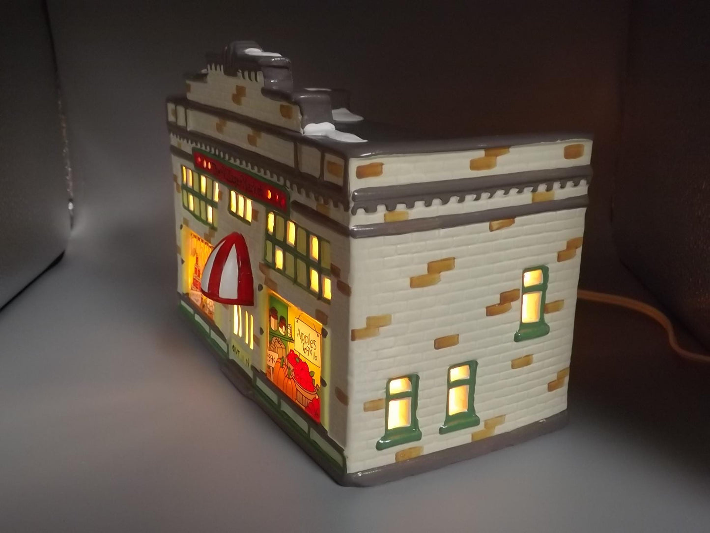 Vintage 1988 Snow Village "Village Market" Illuminated Store with Box & COA