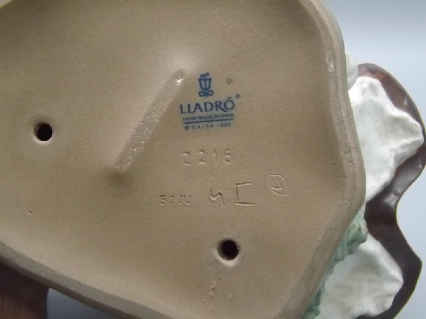 Vintage Lladro Gres Laundry Day Figurine #12216 - 1991 with Original Box