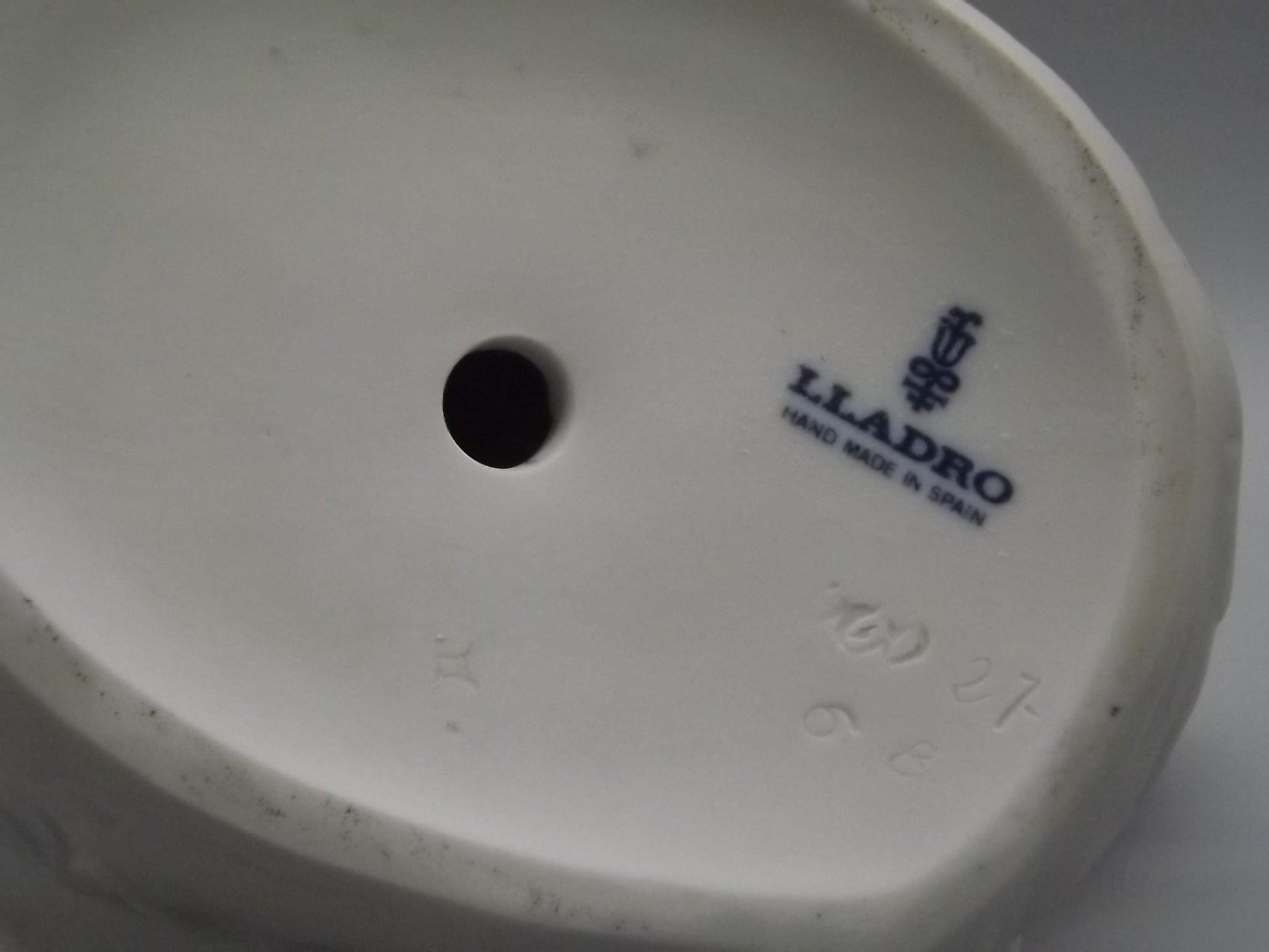 Vintage Lladro Figurine: "Boy Meets Girl" Matte Finish #1188 (1972)