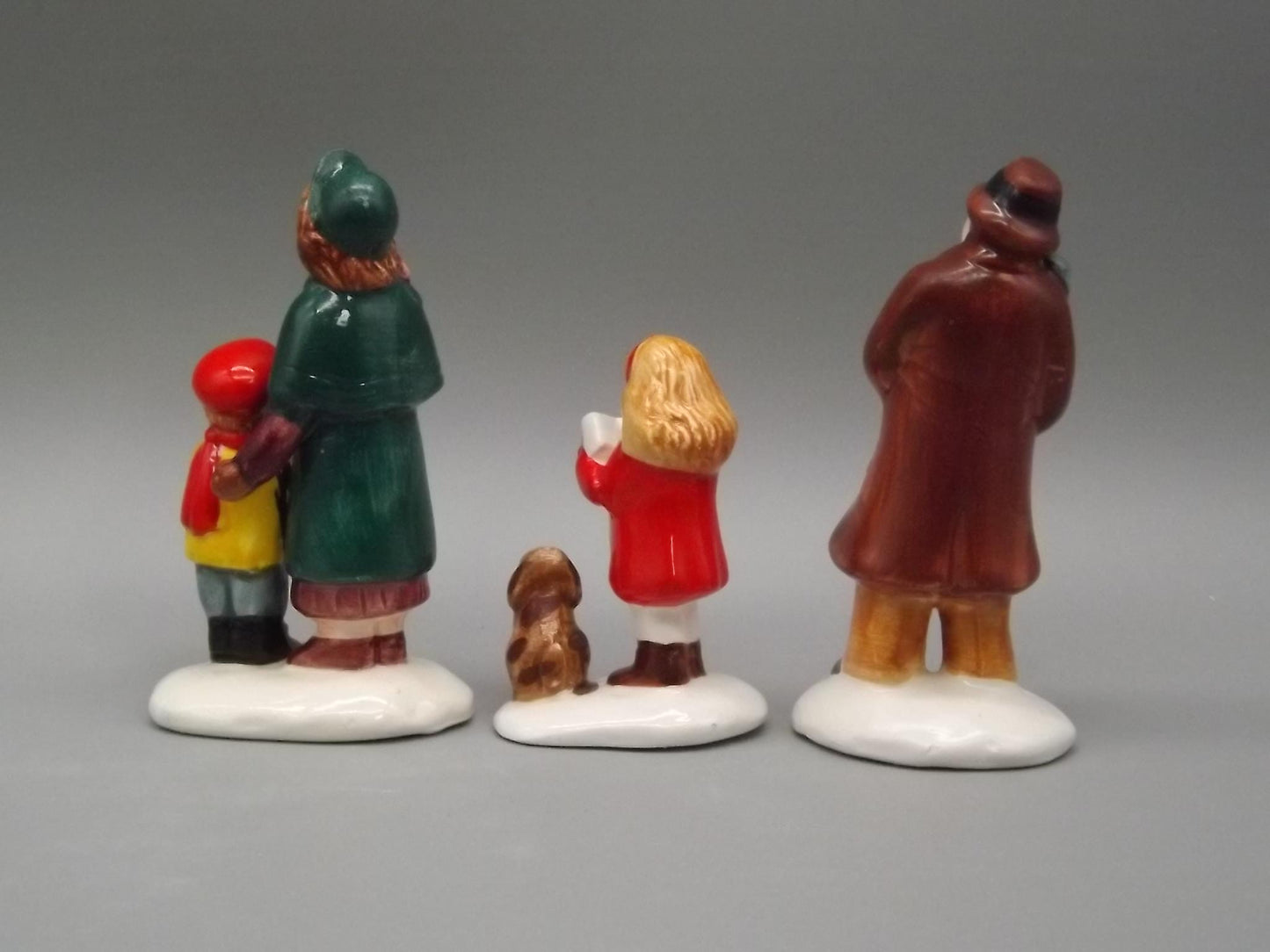 Vintage Snow Village Caroling Family Figurine Set #5105-5 - With Box