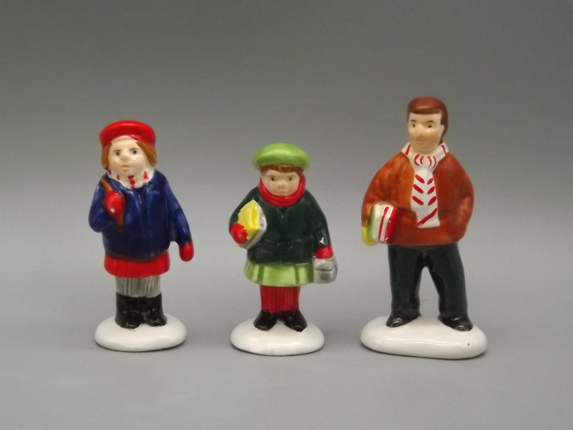 Vintage Snow Village Figurine: "School Children" Set #5118-7, With Box