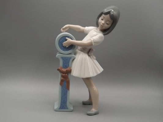 Vintage Lladro Figurine: "I is for Ivy" Girl with Letter, #5147