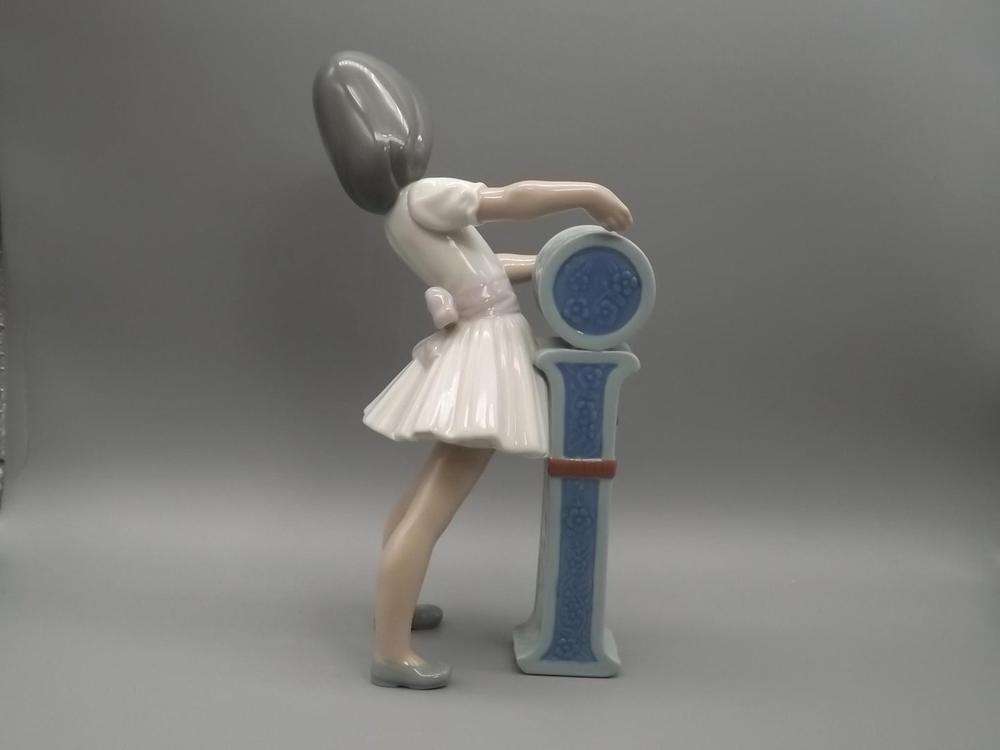 Vintage Lladro Figurine: "I is for Ivy" Girl with Letter, #5147