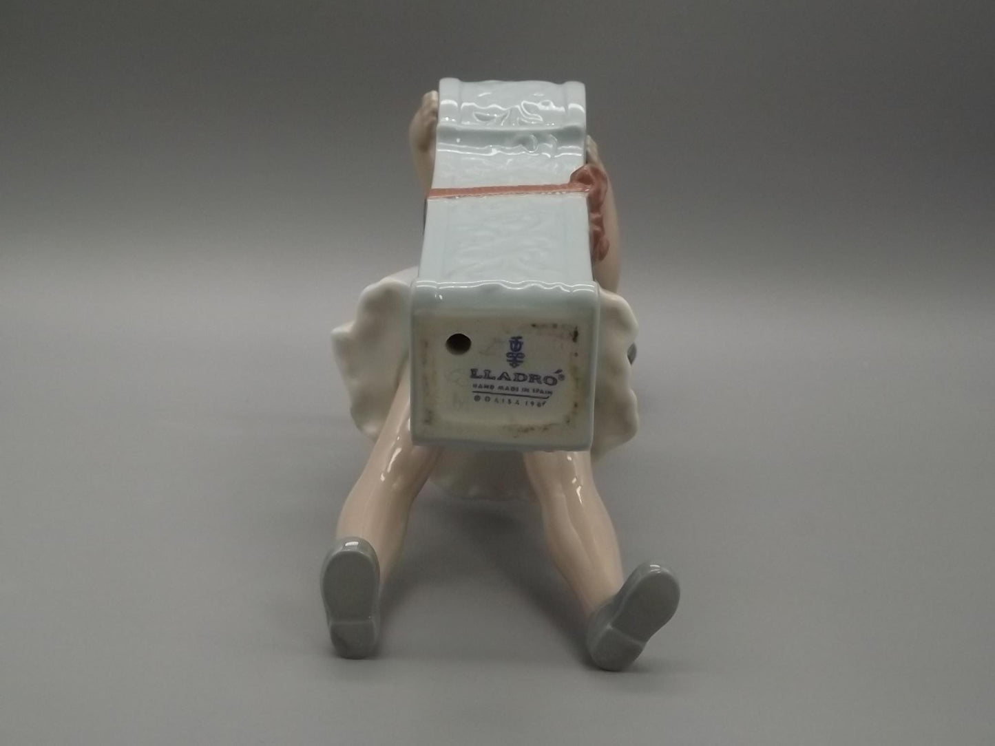 Vintage Lladro Figurine: "I is for Ivy" Girl with Letter, #5147