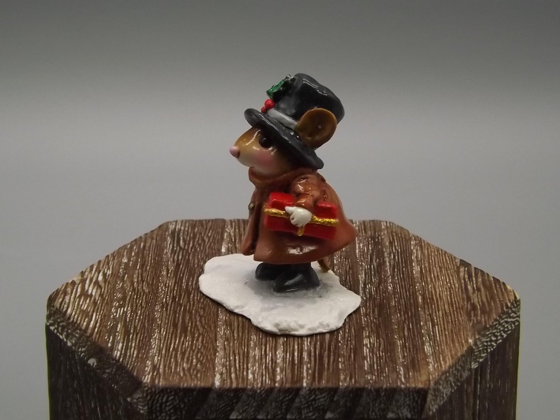 Rare Wee Forest Folk Mouse Figurine: "Squire of Micester" Christmas Present