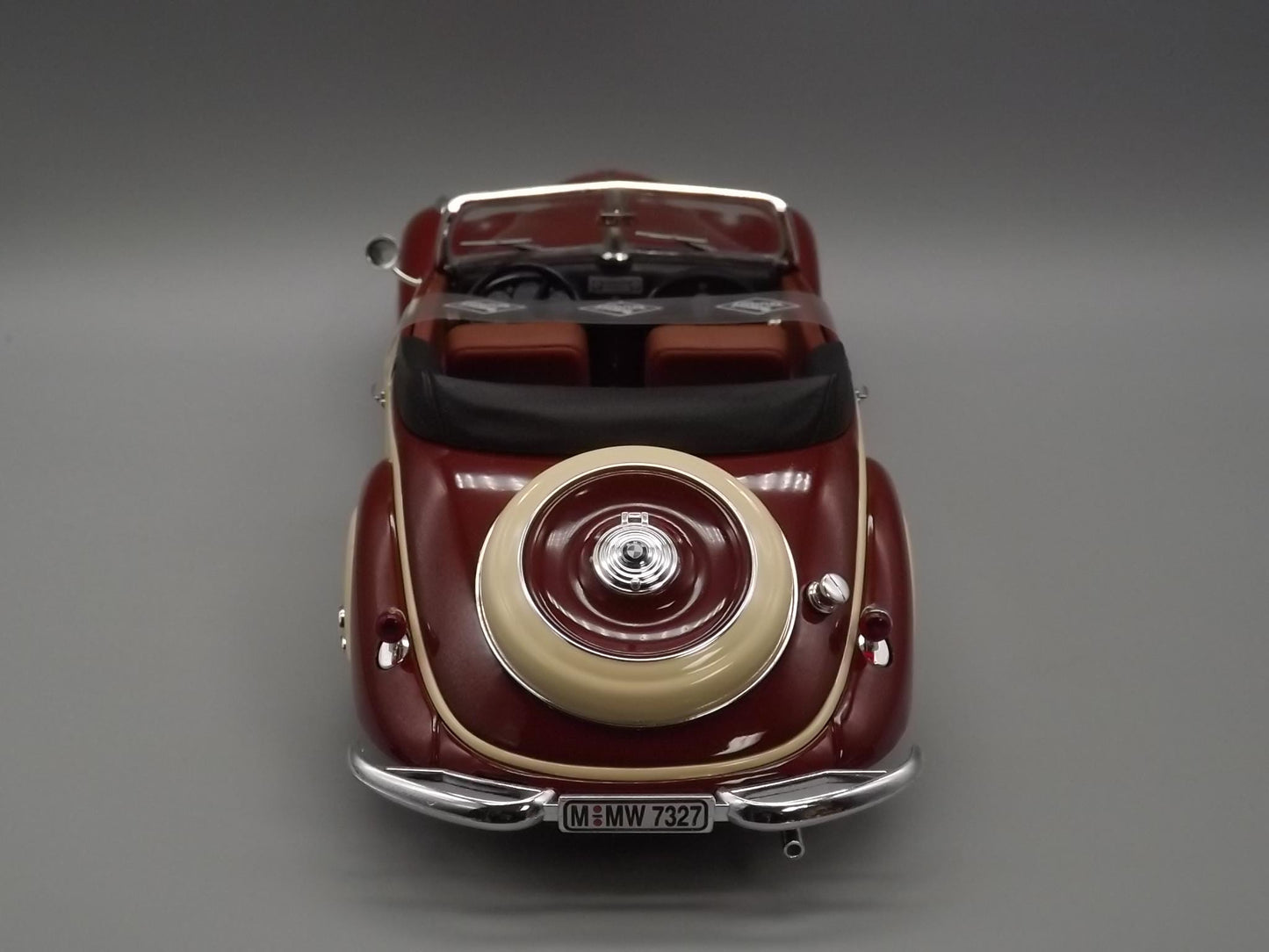 Vintage Guiloy 1937 BMW 327 Cabrio Diecast Model Car (1:18 Scale)