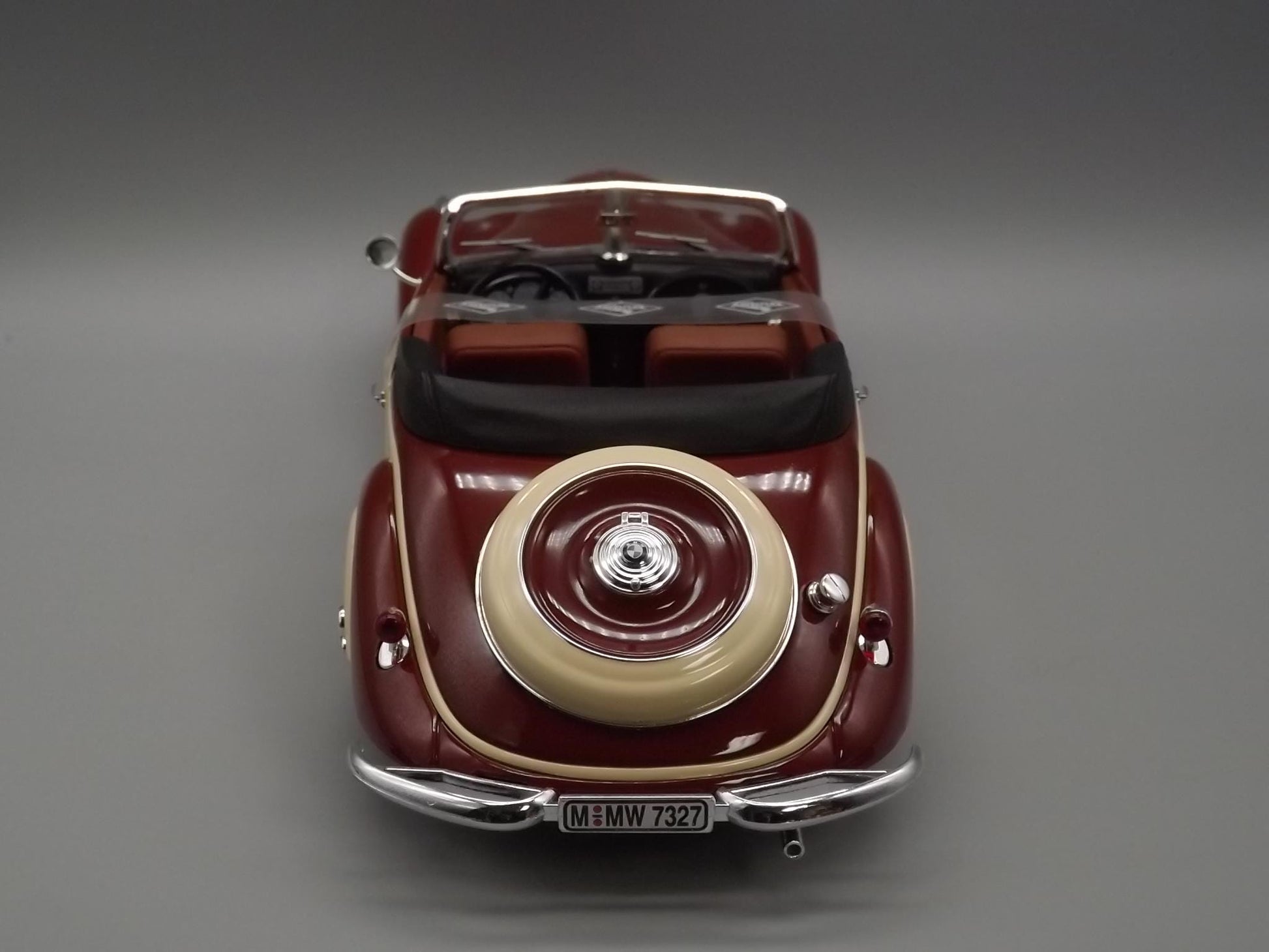 Vintage Guiloy 1937 BMW 327 Cabrio Diecast Model Car (1:18 Scale)