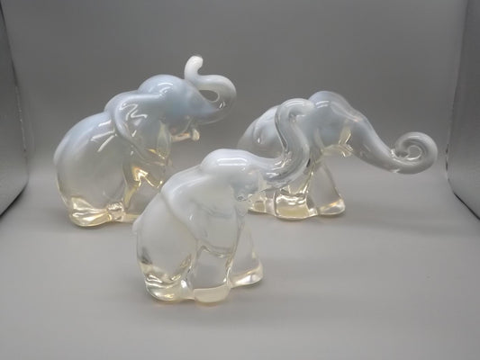 Vintage Heisey Opalescent Glass Elephant Figurines: HCA 88 & 87 Set