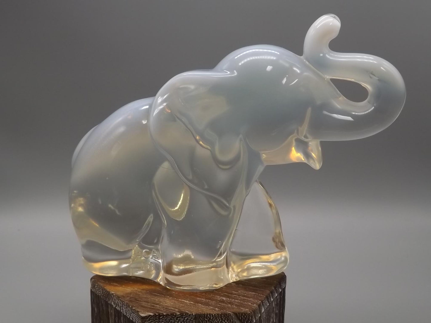 Vintage Heisey Opalescent Glass Elephant Figurines: HCA 88 & 87 Set