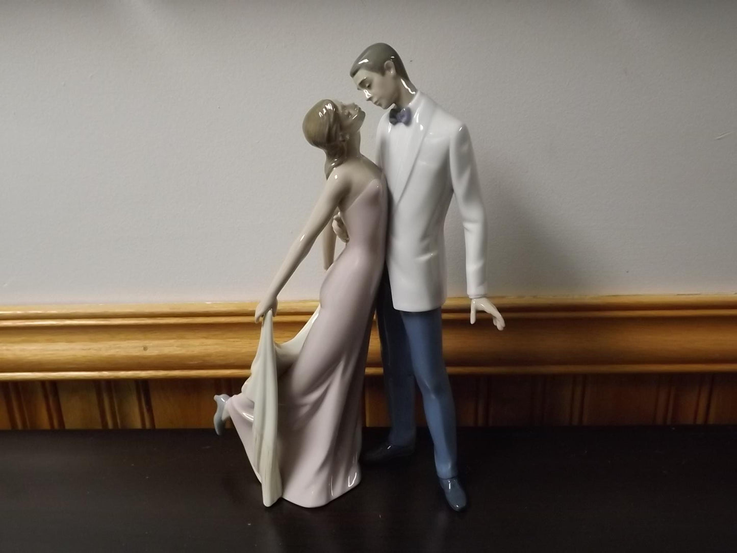 Vintage Lladro "Happy Anniversary" Figurine #6475 with Box & COA