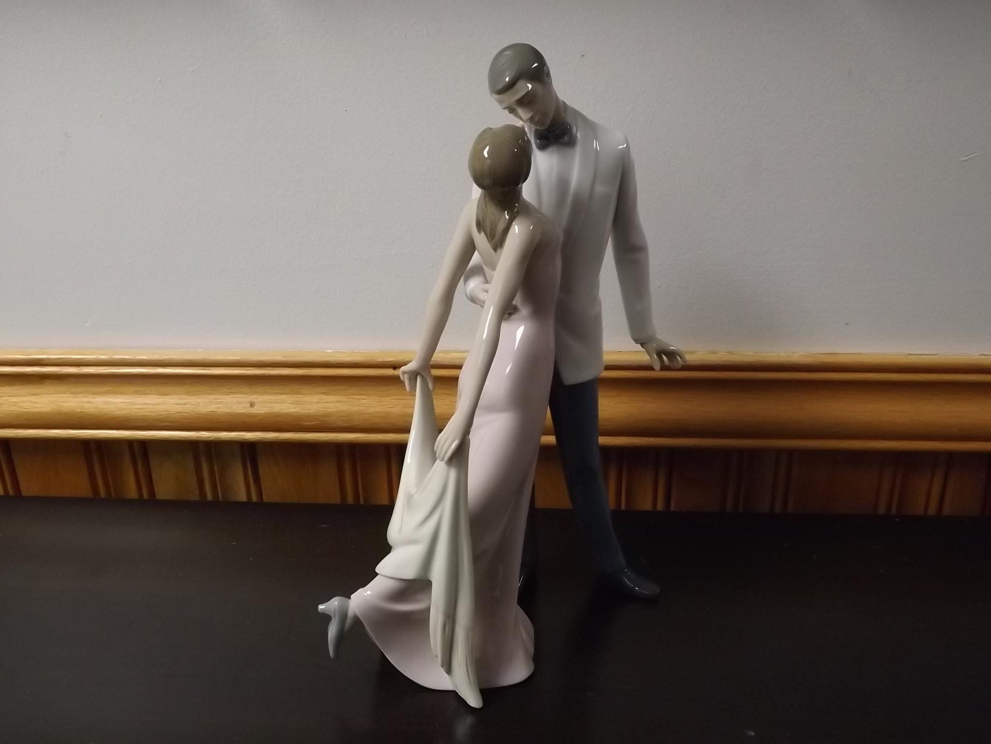 Vintage Lladro "Happy Anniversary" Figurine #6475 with Box & COA