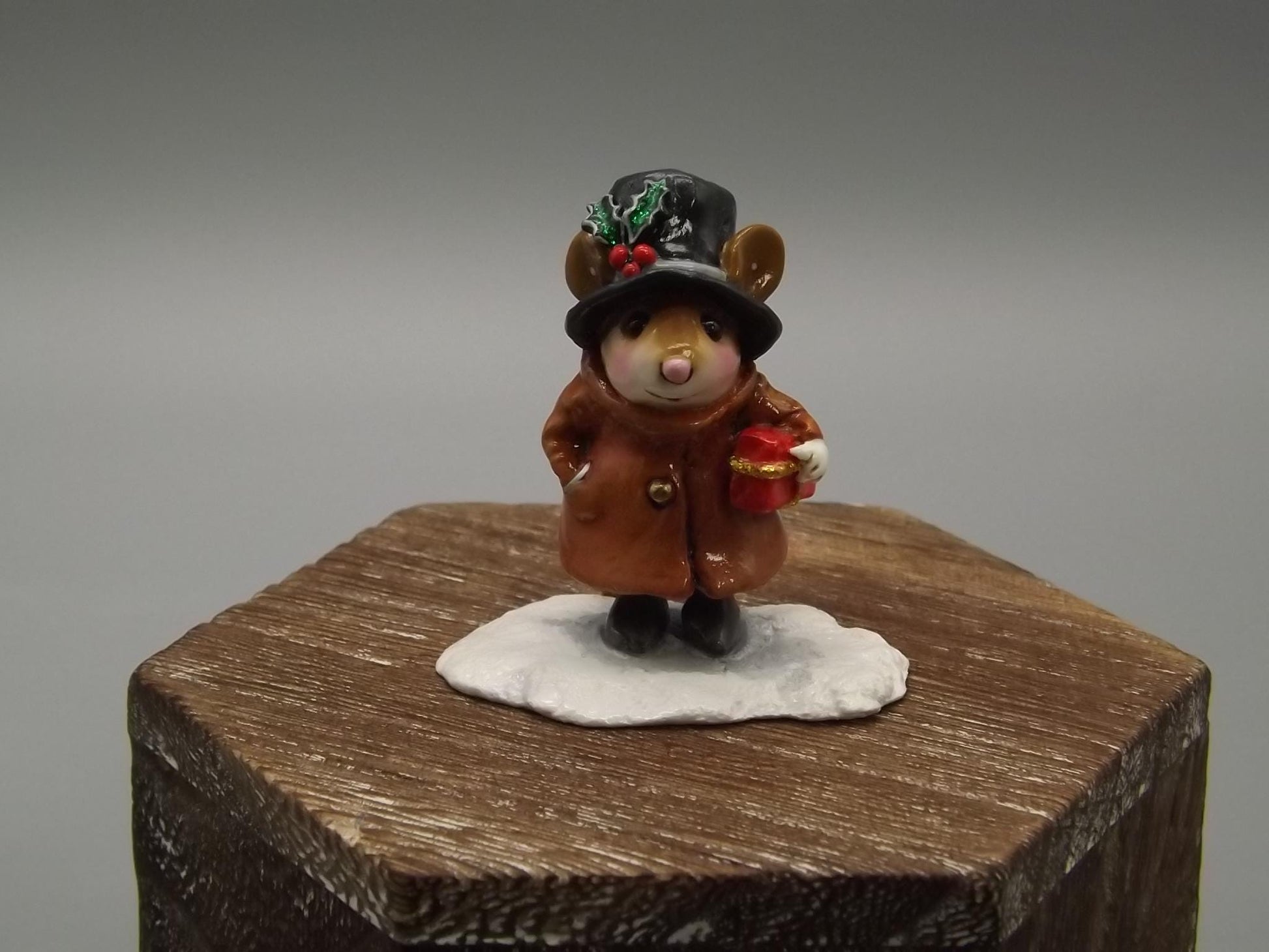 Rare Wee Forest Folk Mouse Figurine: "Squire of Micester" Christmas Present