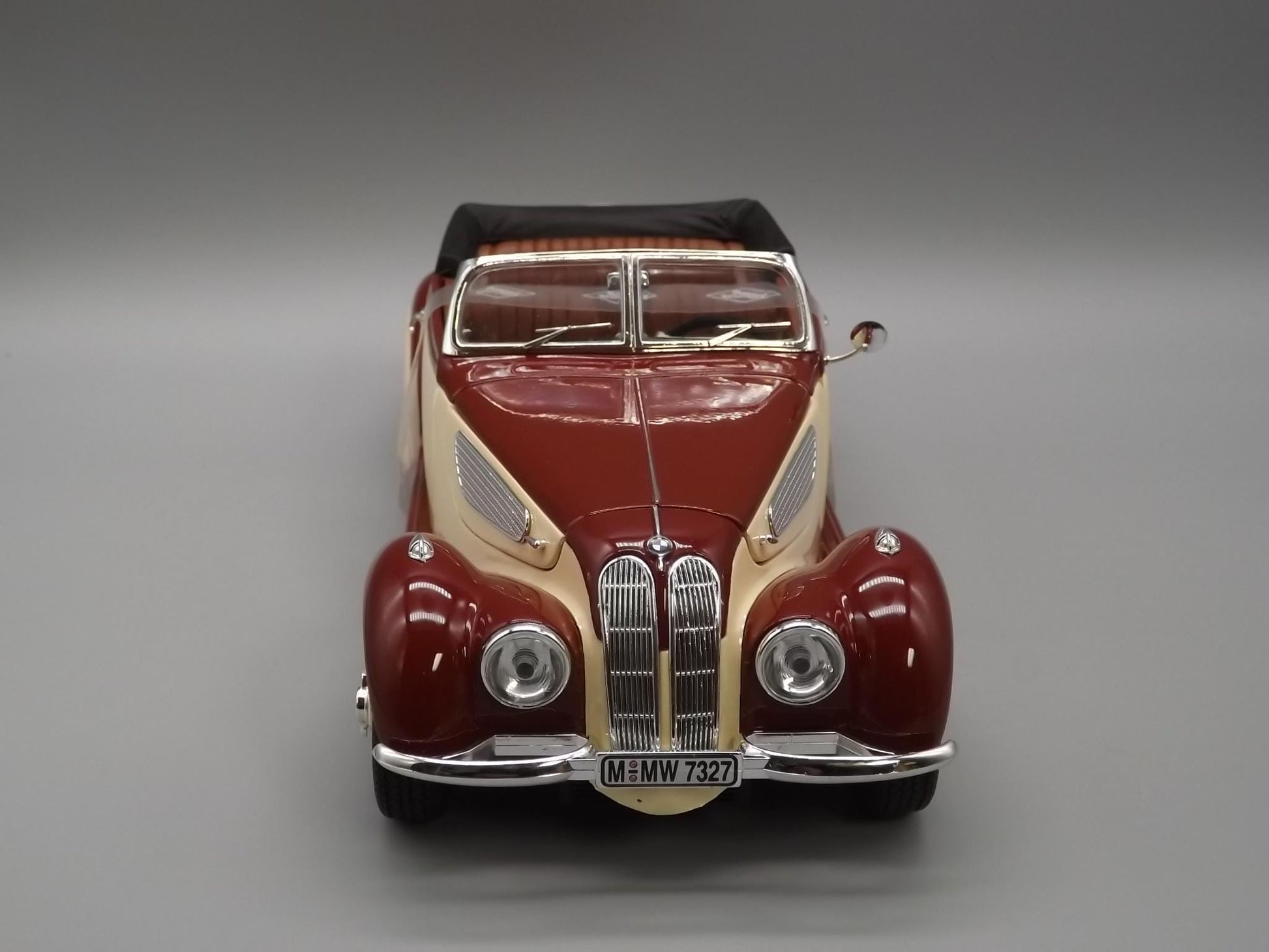 Vintage Guiloy 1937 BMW 327 Cabrio Diecast Model Car (1:18 Scale)