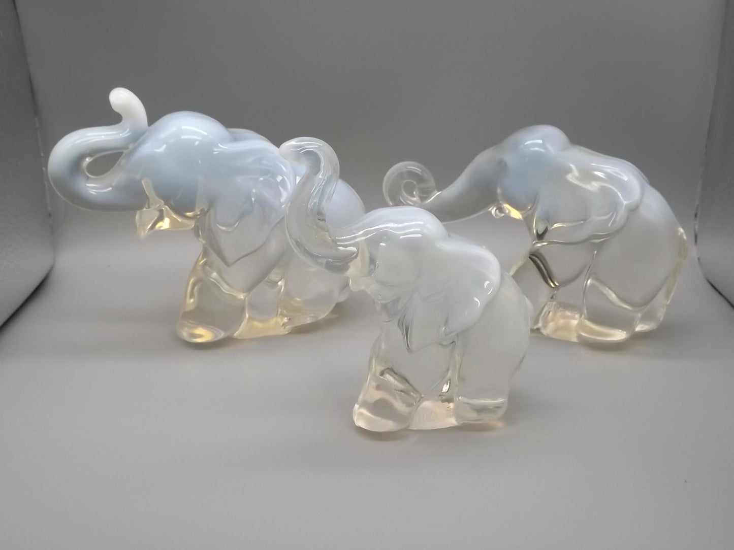 Vintage Heisey Opalescent Glass Elephant Figurines: HCA 88 & 87 Set