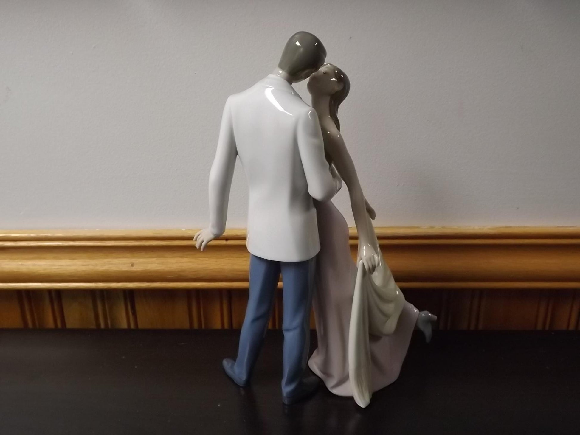 Vintage Lladro "Happy Anniversary" Figurine #6475 with Box & COA