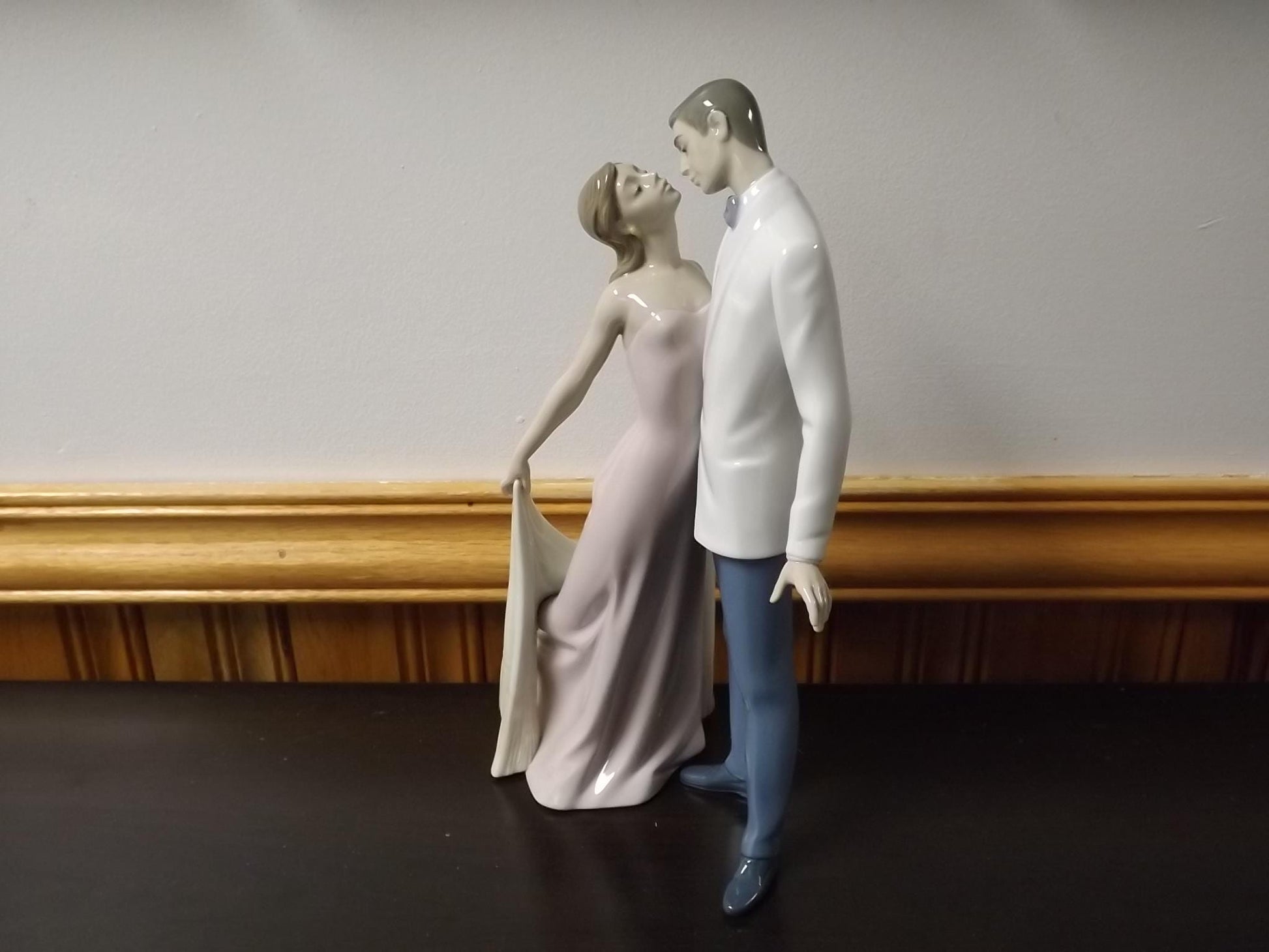 Vintage Lladro "Happy Anniversary" Figurine #6475 with Box & COA