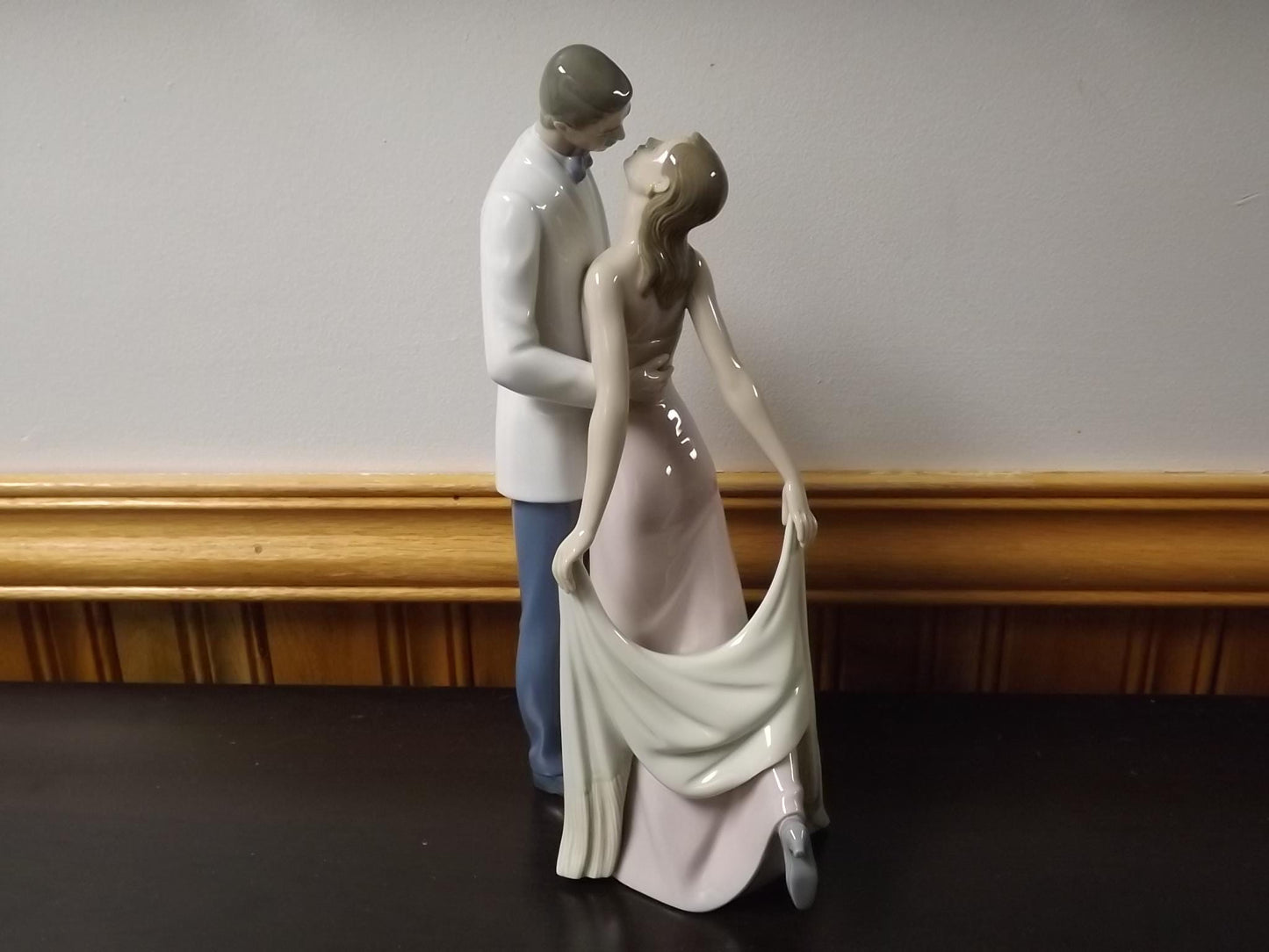 Vintage Lladro "Happy Anniversary" Figurine #6475 with Box & COA