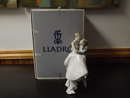 Vintage Lladro "The Happiest Day" Figurine #8029 - Newlyweds with Original Box