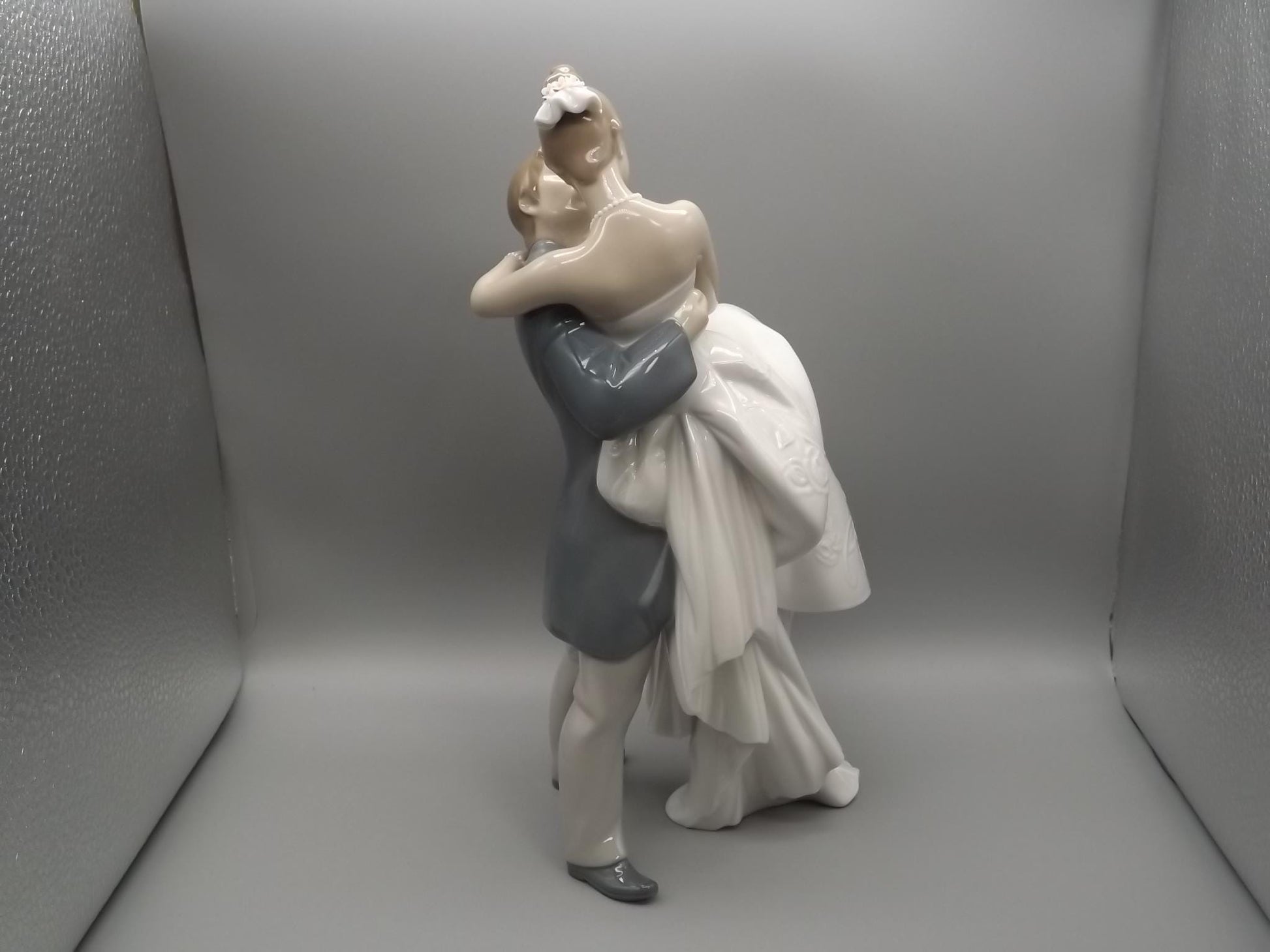 Vintage Lladro "The Happiest Day" Figurine #8029 - Newlyweds with Original Box