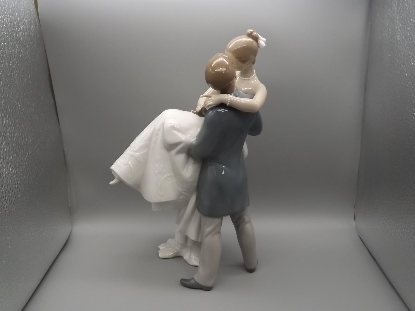 Vintage Lladro "The Happiest Day" Figurine #8029 - Newlyweds with Original Box