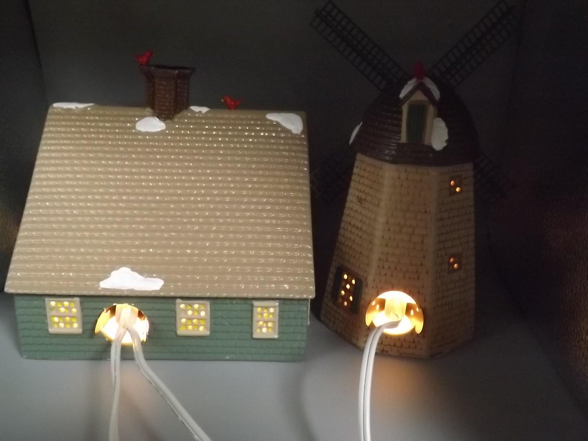 Vintage 1988 Snow Village "Home Sweet Home with Windmill" Illuminated building seasonal display village scene. With box. No lights included.