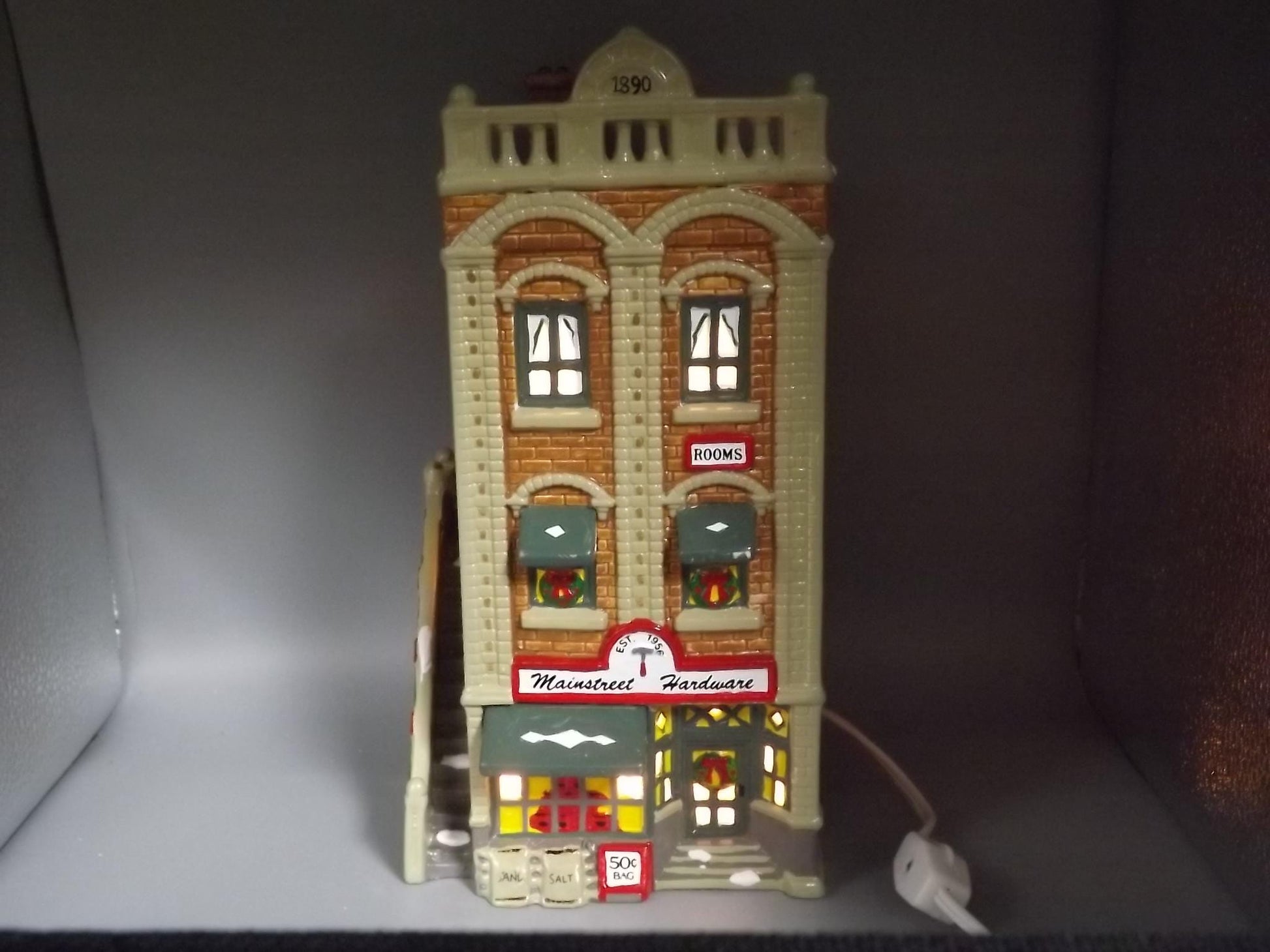 Vintage 1990 Snow Village "Mainstreet Hardware" Illuminated building seasonal display village scene. With box.
