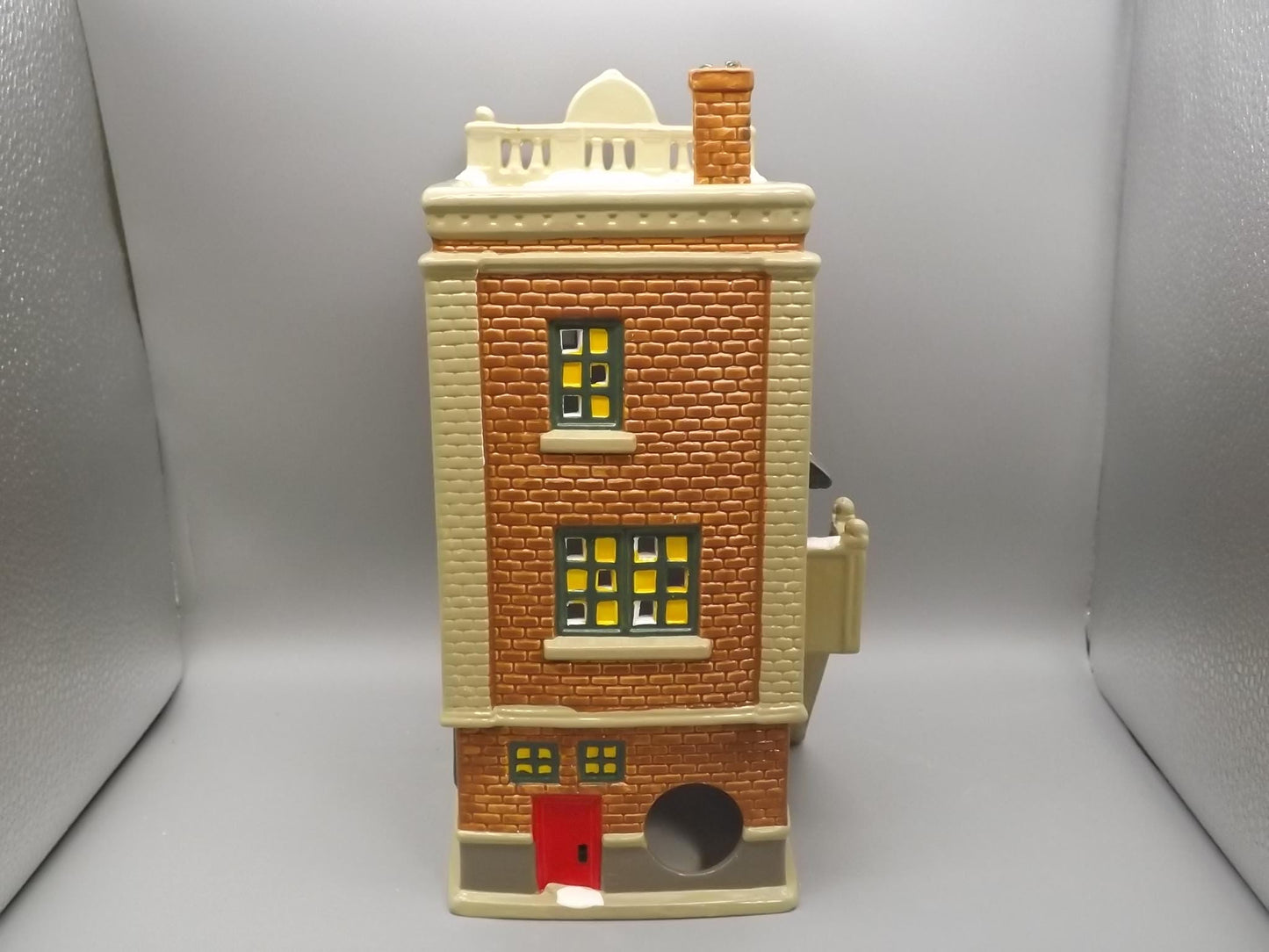 Vintage 1990 Snow Village "Mainstreet Hardware" Illuminated building seasonal display village scene. With box.