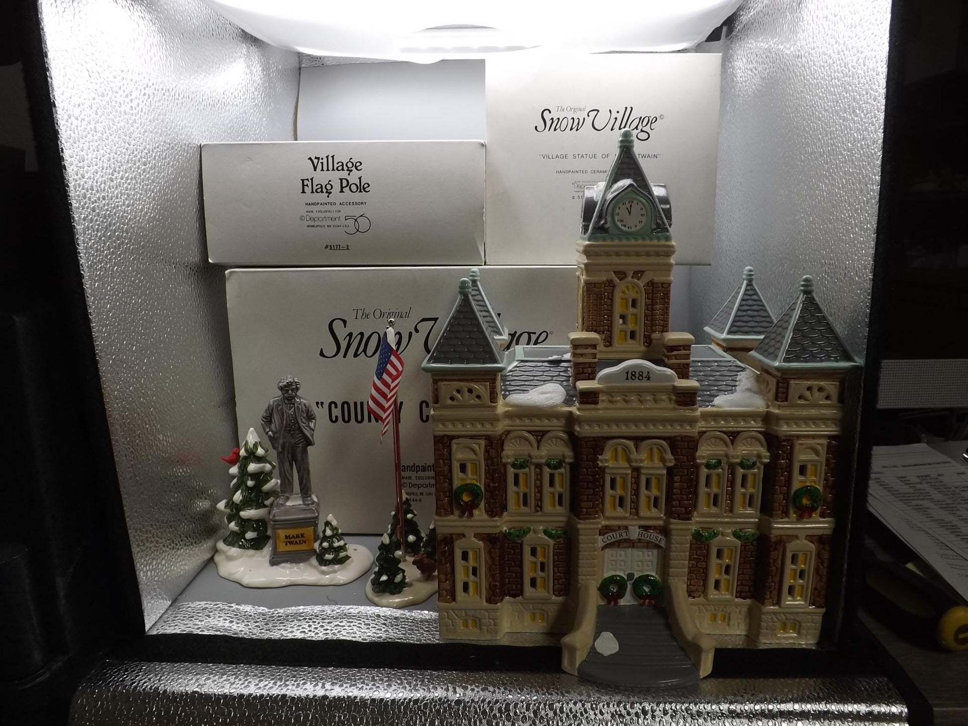 Vintage 1989 Snow Village "County Courthouse, Mark Twain, and Flag pole" Illuminated building seasonal display village scenes. With boxes.