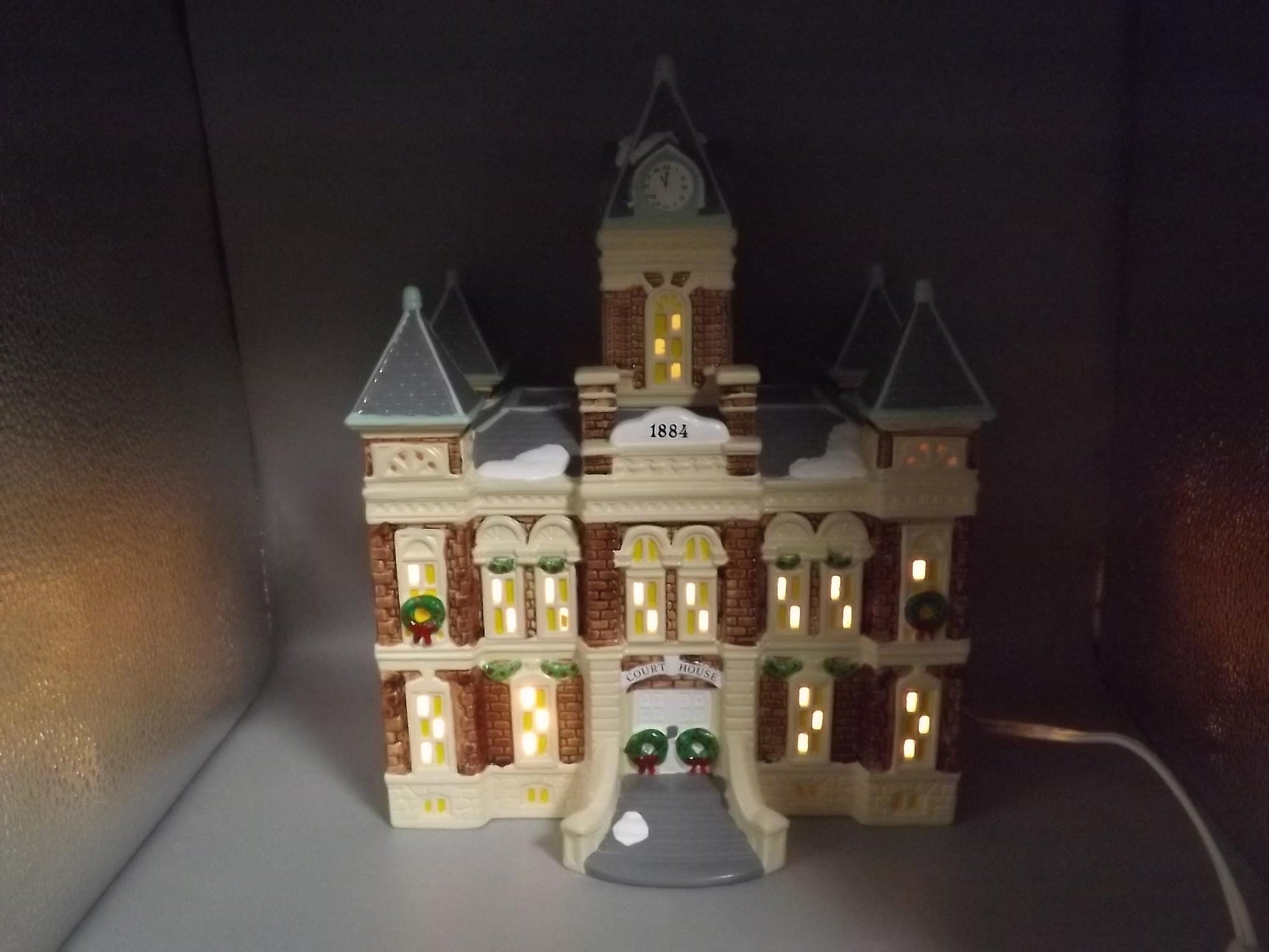 Vintage 1989 Snow Village "County Courthouse, Mark Twain, and Flag pole" Illuminated building seasonal display village scenes. With boxes.