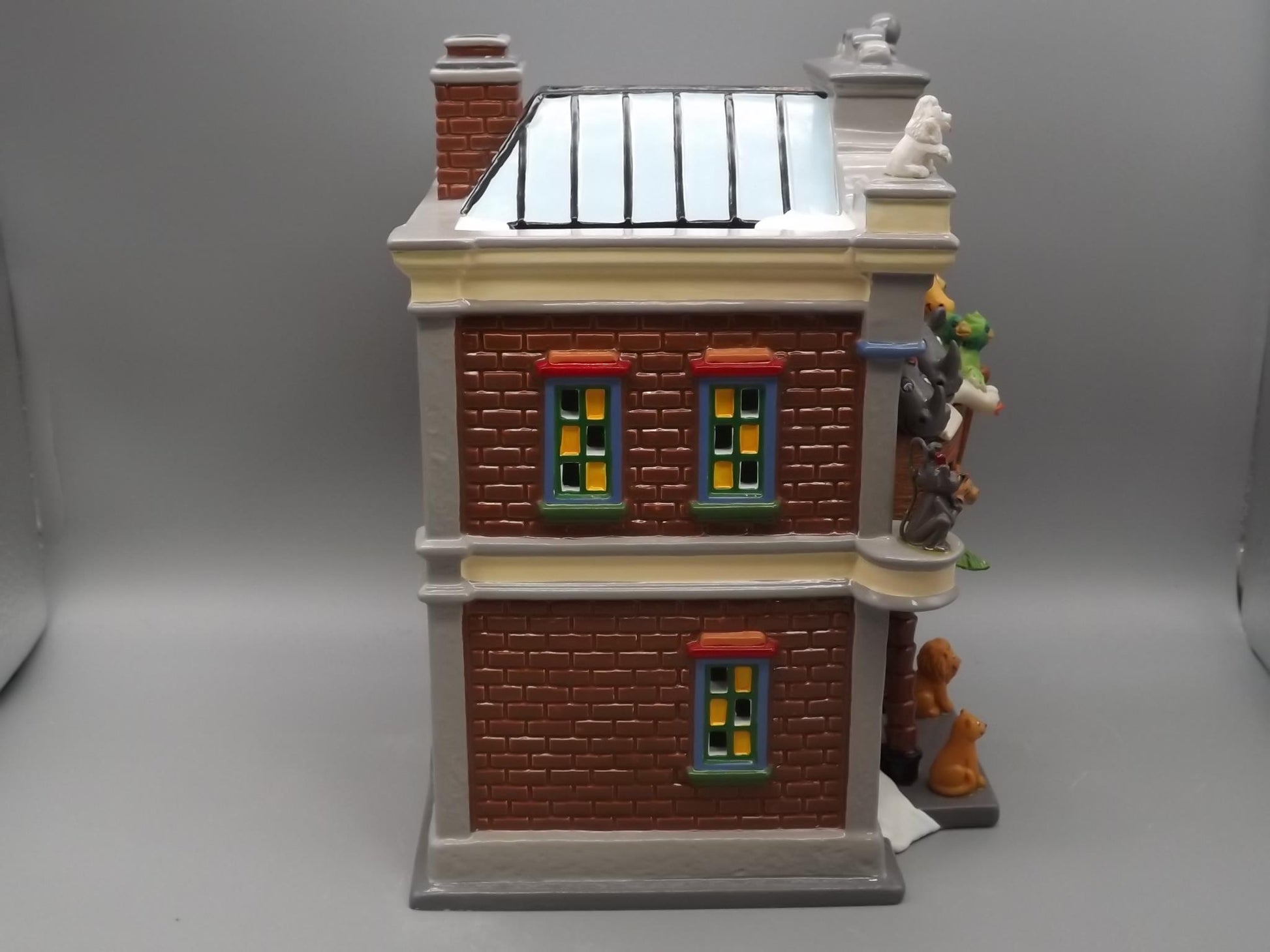 Vintage Snow Village "Noah's Stuffed Animals" Illuminated building seasonal display village scene. With box.