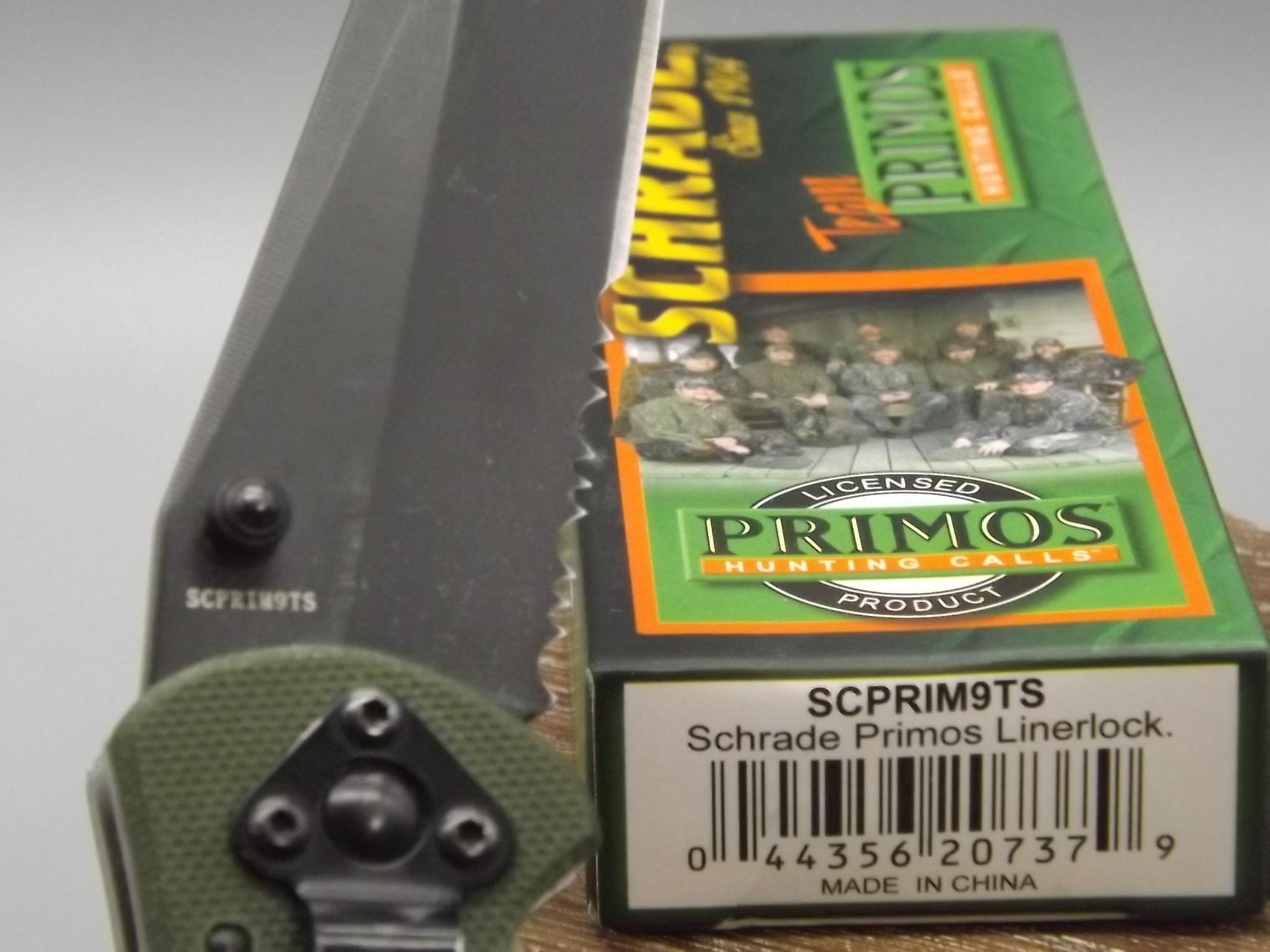 Schrade "Team Primo's" liner lock folding Tanto blade Knife. With original box and paperwork.