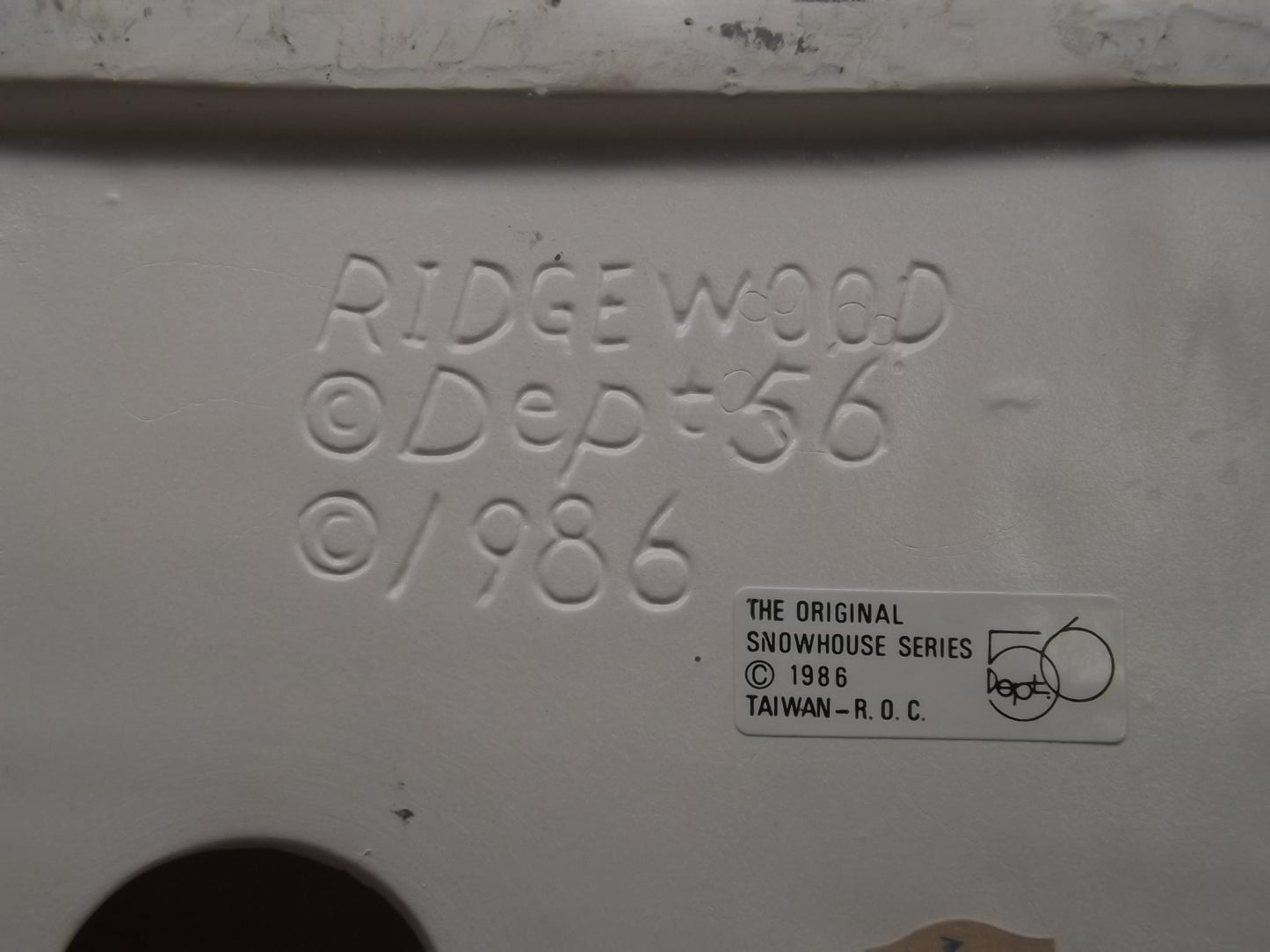 Vintage 1988 Snow Village "Ridgewood" Illuminated Building Display