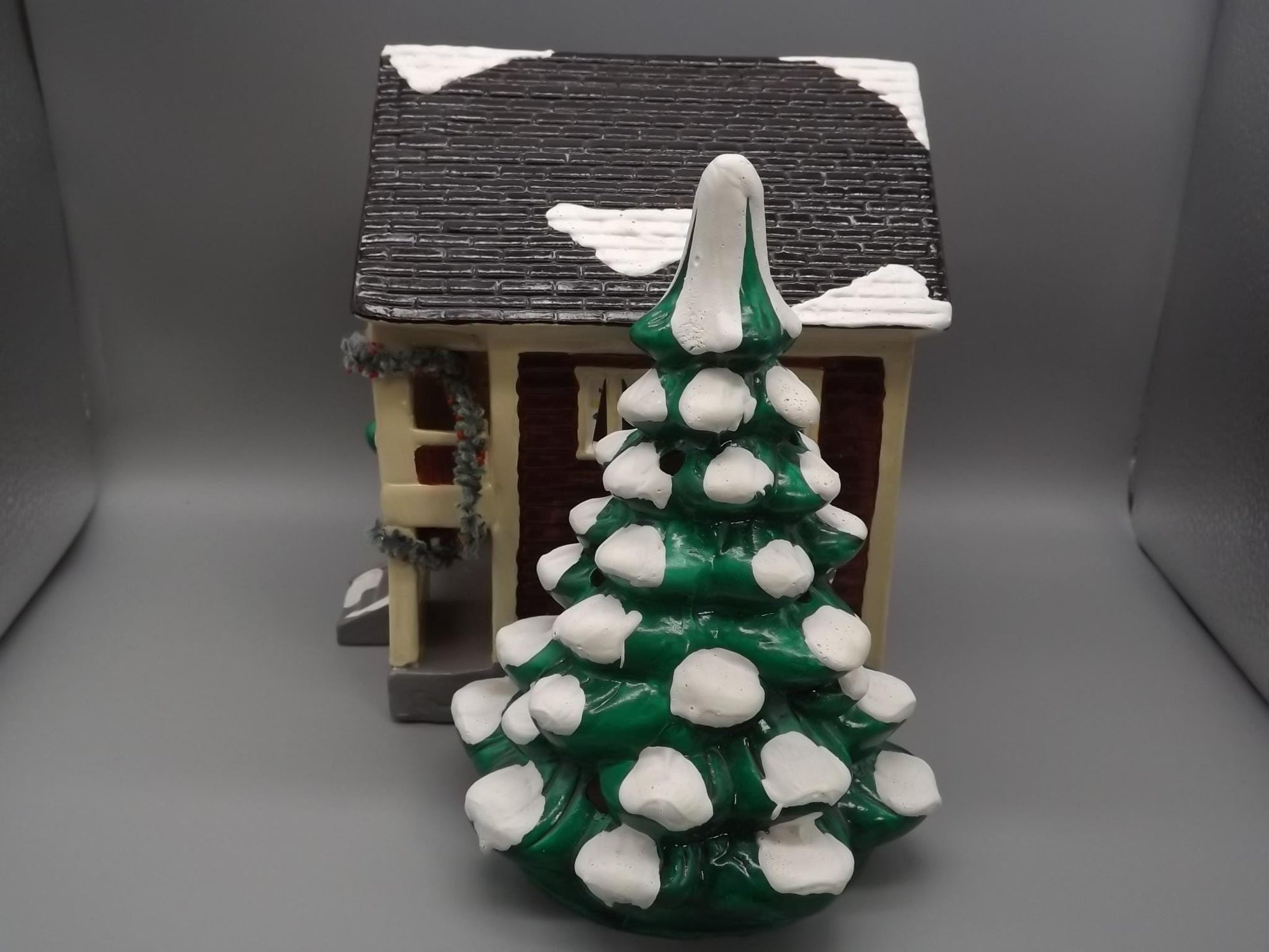 Vintage 1988 Snow Village "Ridgewood" Illuminated Building Display
