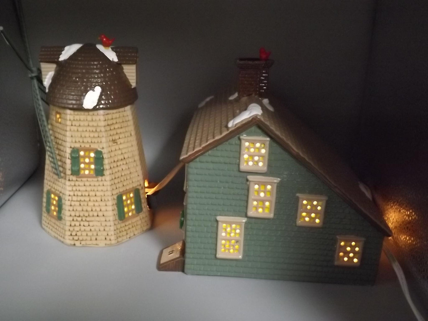 Vintage 1988 Snow Village "Home Sweet Home with Windmill" Illuminated building seasonal display village scene. With box. No lights included.